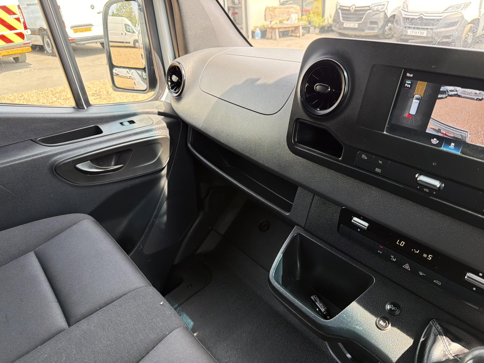 2021 Mercedes-Benz Sprinter 2.0 315 CDI Progressive Panel Van 5dr Diesel Manual RWD L2 H2 Euro 6 (s/s) (150 ps) - Thumbnail 52