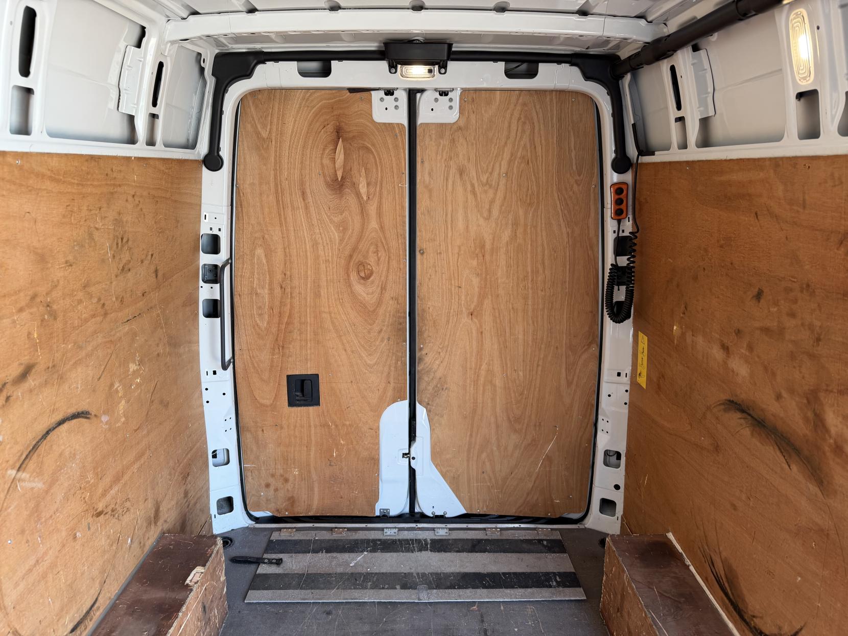 2021 Mercedes-Benz Sprinter 2.0 315 CDI Progressive Panel Van 5dr Diesel Manual RWD L2 H2 Euro 6 (s/s) (150 ps) - Thumbnail 24