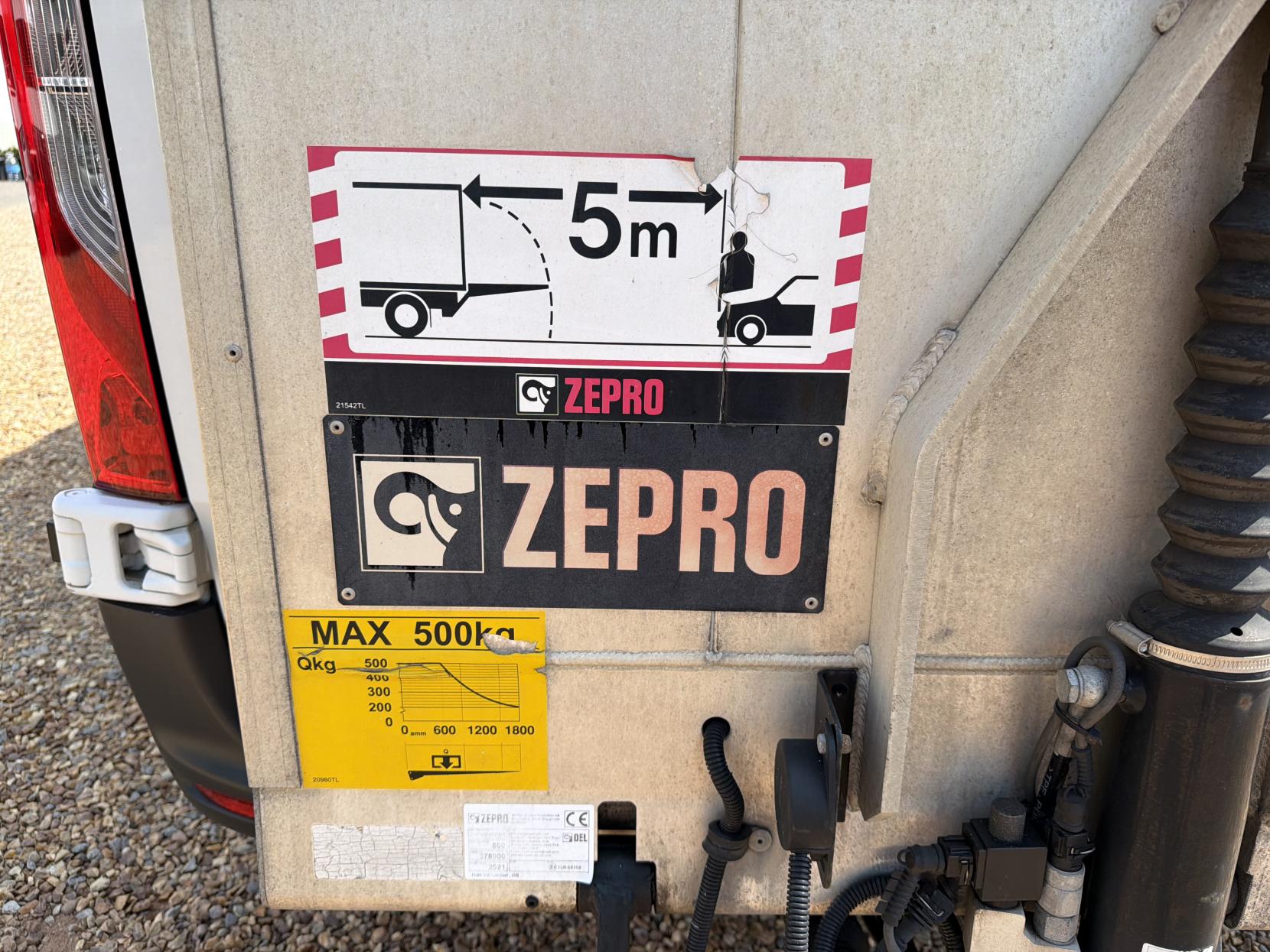 2021 Mercedes-Benz Sprinter 2.0 315 CDI Progressive Panel Van 5dr Diesel Manual RWD L2 H2 Euro 6 (s/s) (150 ps) - Thumbnail 31