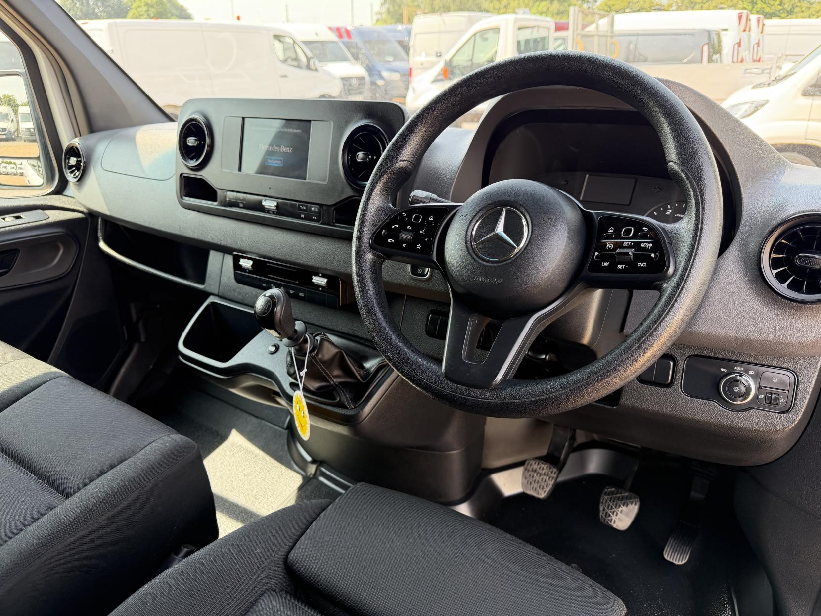 2021 Mercedes-Benz Sprinter 2.0 315 CDI Progressive Panel Van 5dr Diesel Manual RWD L2 H2 Euro 6 (s/s) (150 ps) - Thumbnail 2