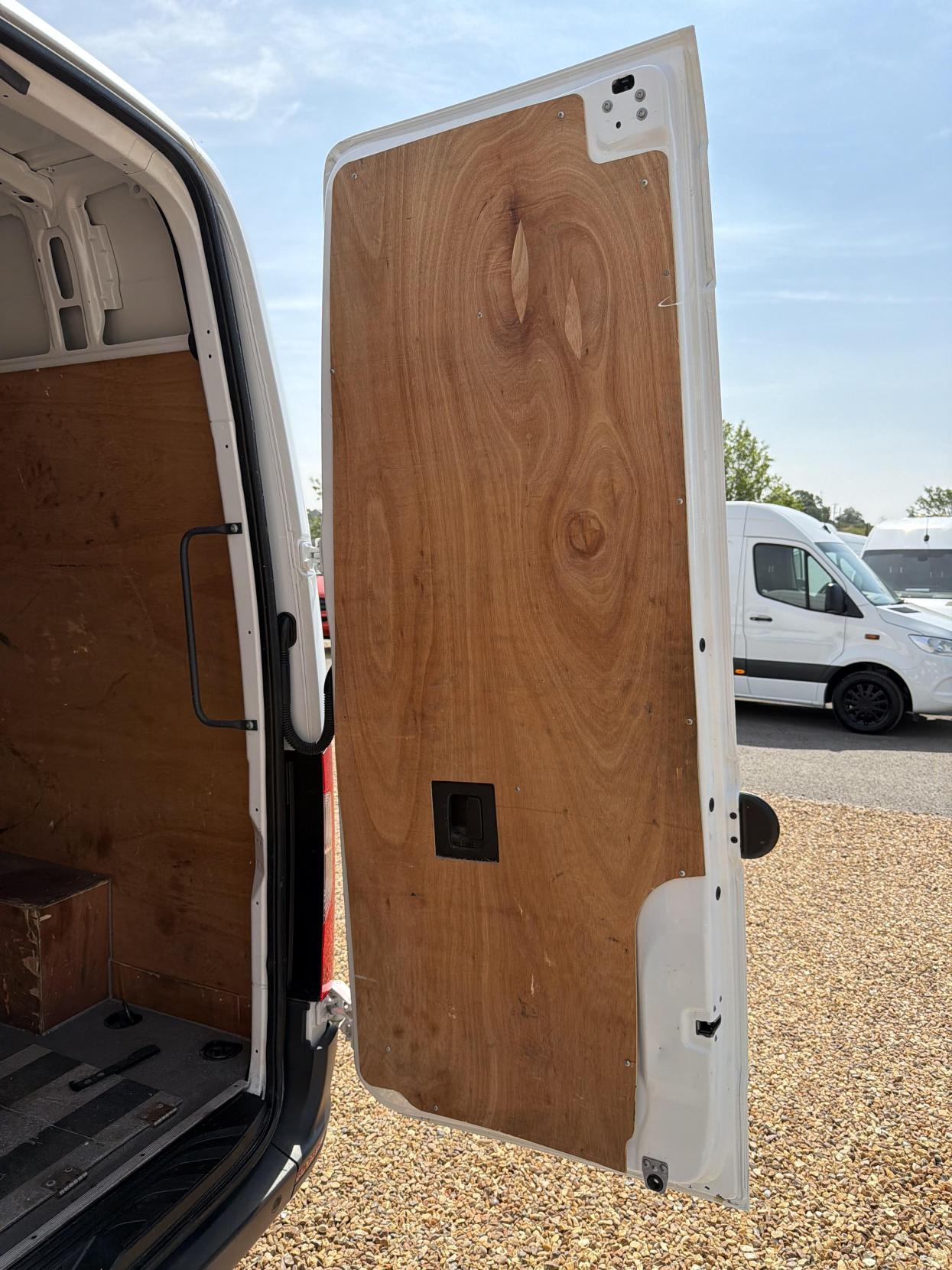 2021 Mercedes-Benz Sprinter 2.0 315 CDI Progressive Panel Van 5dr Diesel Manual RWD L2 H2 Euro 6 (s/s) (150 ps) - Thumbnail 36
