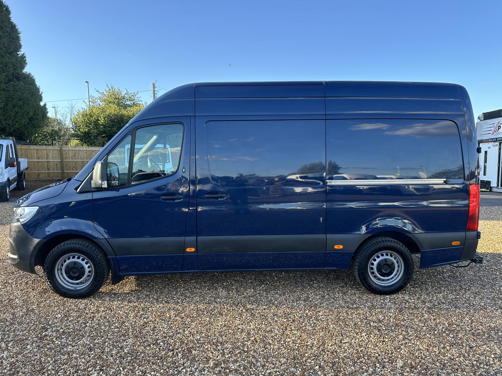 Mercedes-Benz Sprinter 2.1 316 CDI Panel Van 5dr Diesel Manual RWD L2 H2 Euro 6 (163 ps)