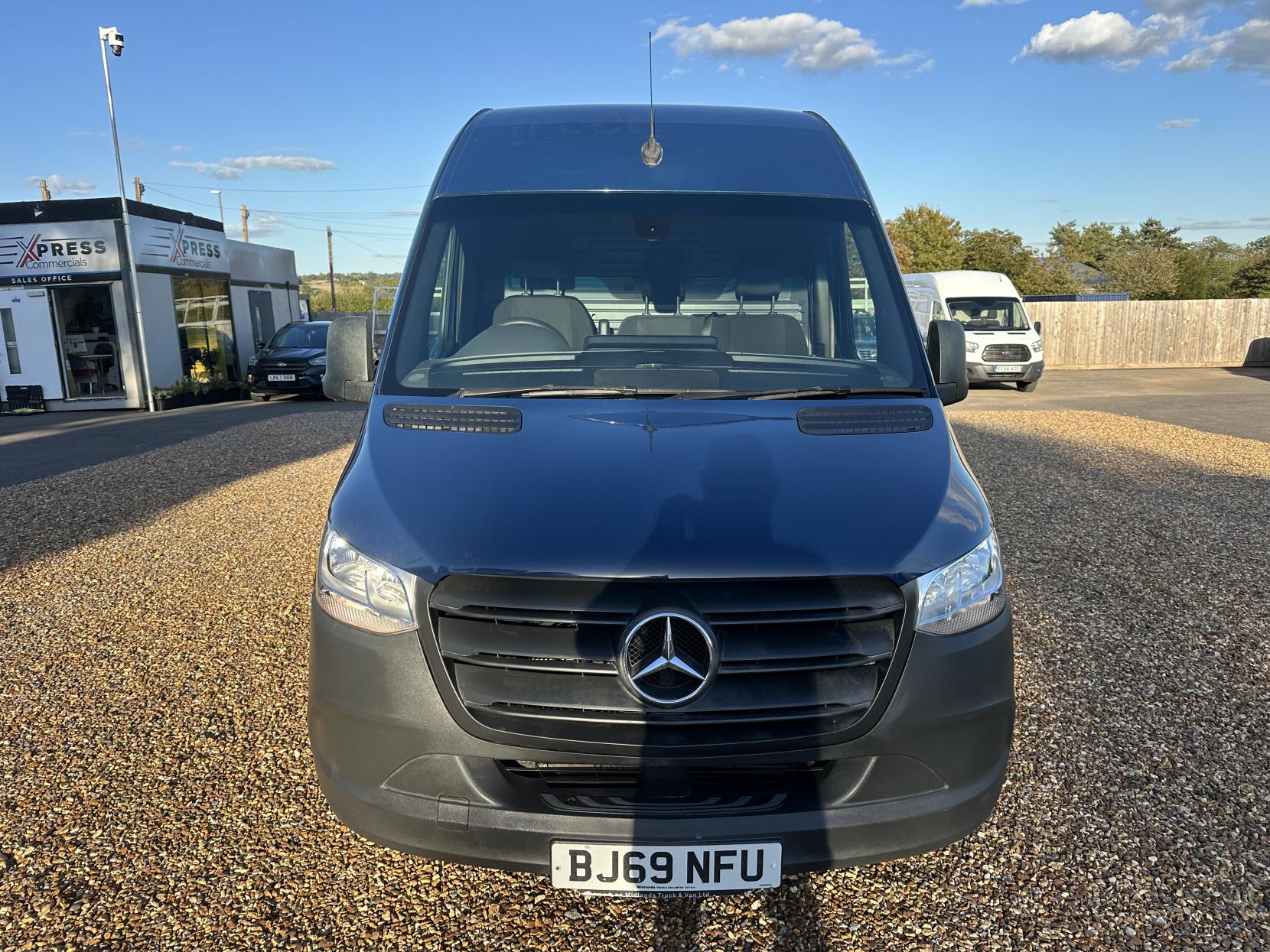 Mercedes-Benz Sprinter 2.1 316 CDI Panel Van 5dr Diesel Manual RWD L2 H2 Euro 6 (163 ps)