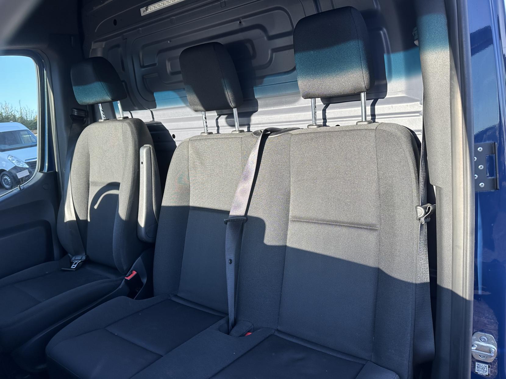 Mercedes-Benz Sprinter 2.1 316 CDI Panel Van 5dr Diesel Manual RWD L2 H2 Euro 6 (163 ps)