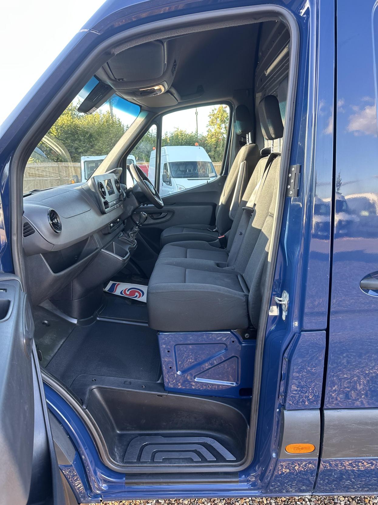 Mercedes-Benz Sprinter 2.1 316 CDI Panel Van 5dr Diesel Manual RWD L2 H2 Euro 6 (163 ps)