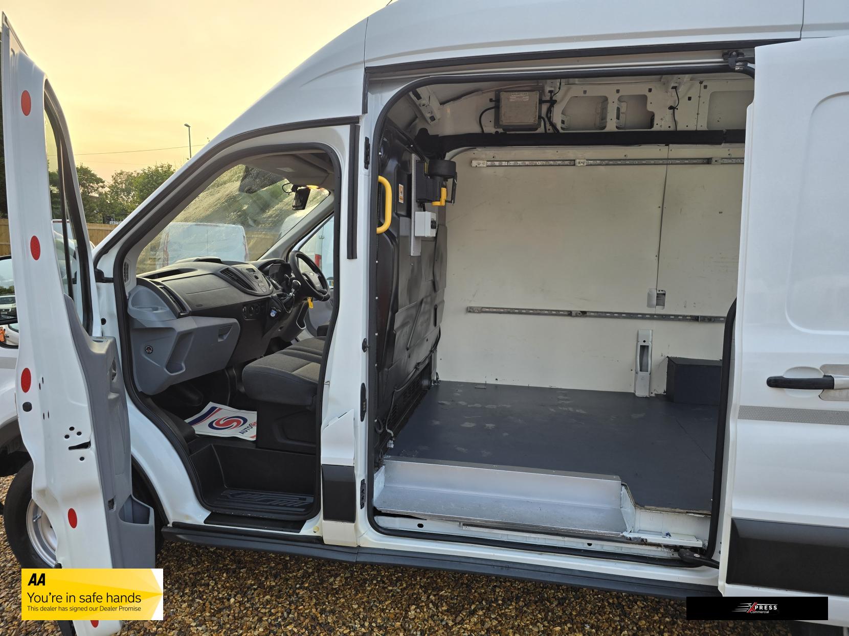 Ford Transit Transit 2.0 350 EcoBlue Panel Van 5dr Diesel Manual RWD L2 H3 Euro 6 (170 ps)