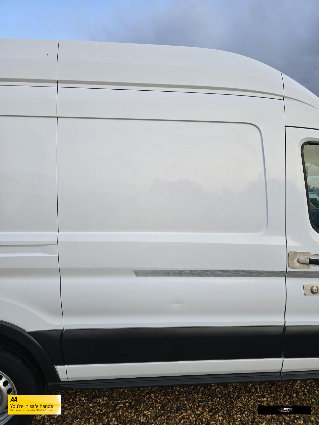 Ford Transit Transit 2.0 350 EcoBlue Panel Van 5dr Diesel Manual RWD L2 H3 Euro 6 (170 ps)