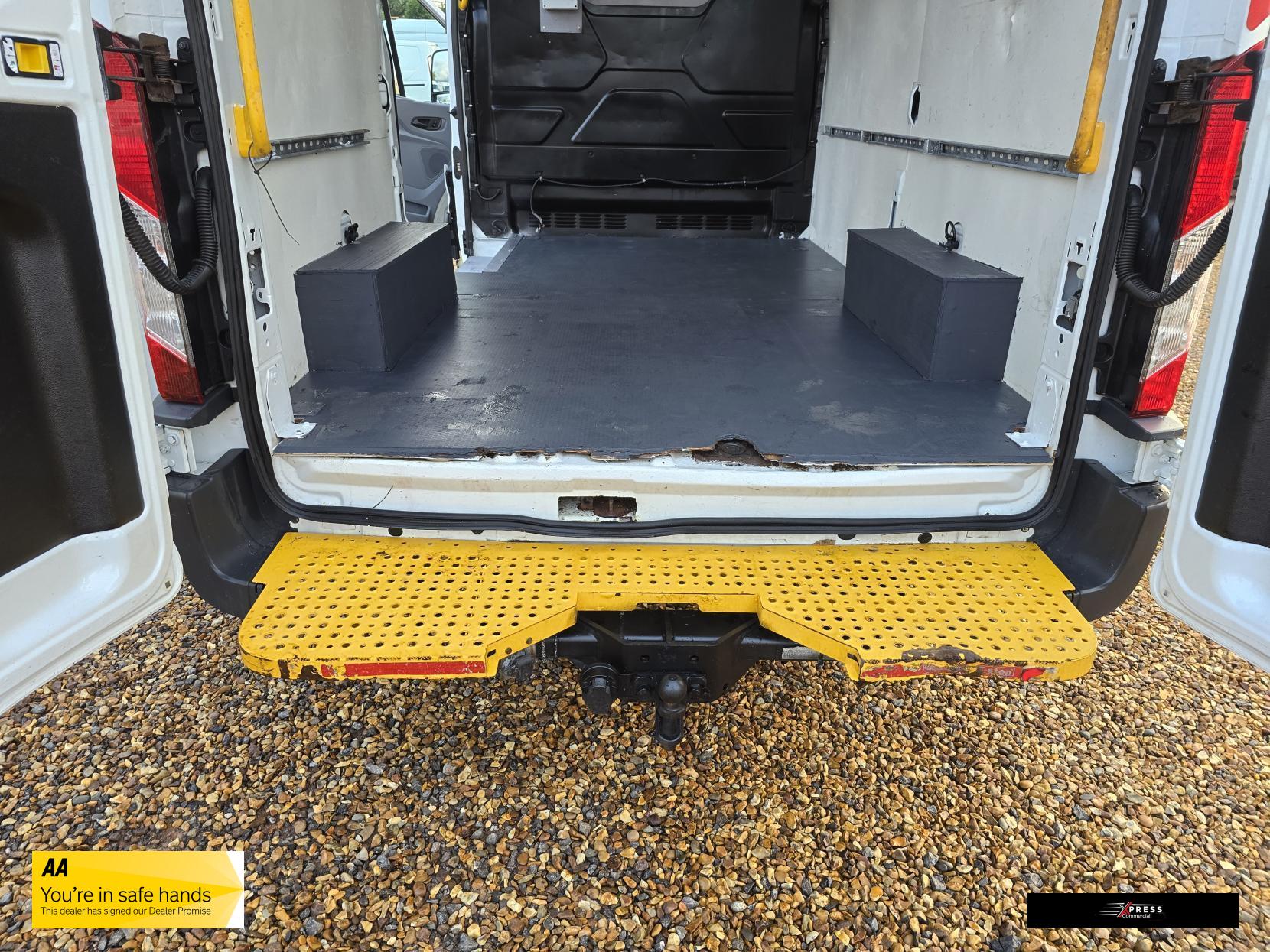 Ford Transit Transit 2.0 350 EcoBlue Panel Van 5dr Diesel Manual RWD L2 H3 Euro 6 (170 ps)