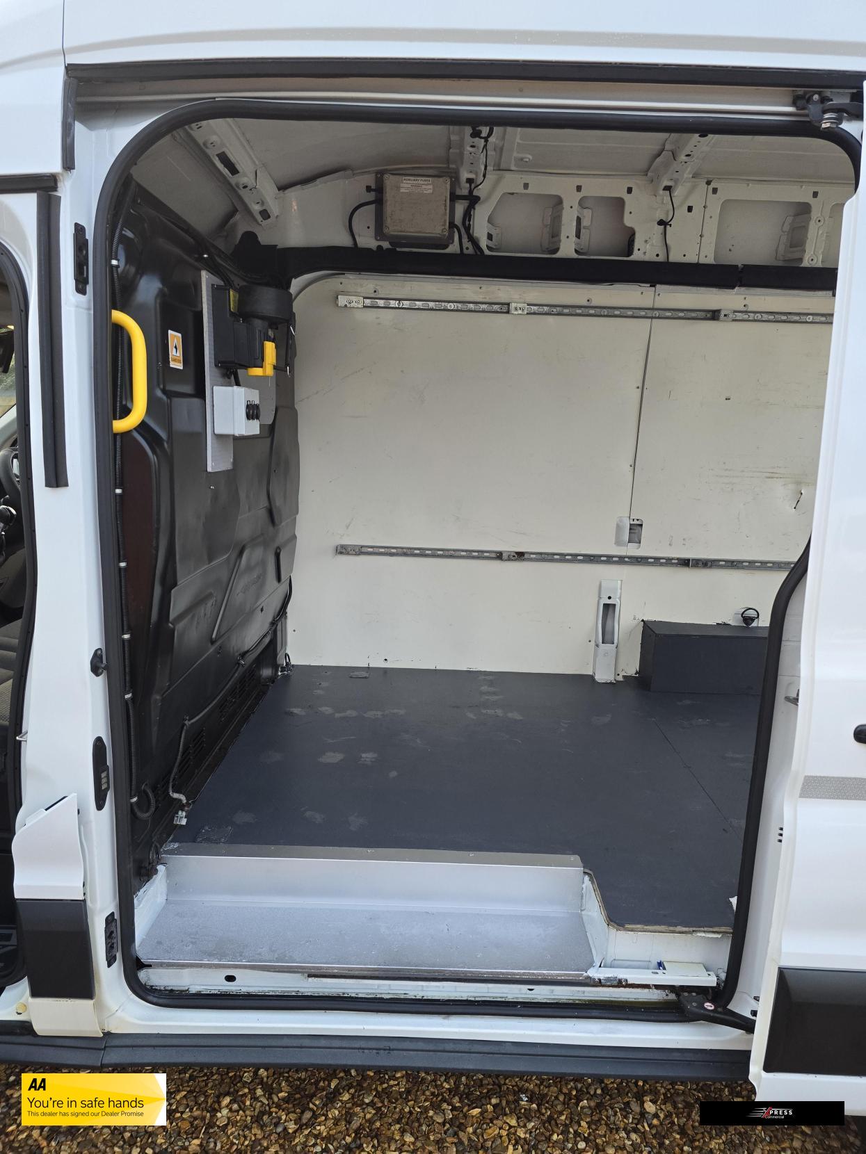 Ford Transit Transit 2.0 350 EcoBlue Panel Van 5dr Diesel Manual RWD L2 H3 Euro 6 (170 ps)