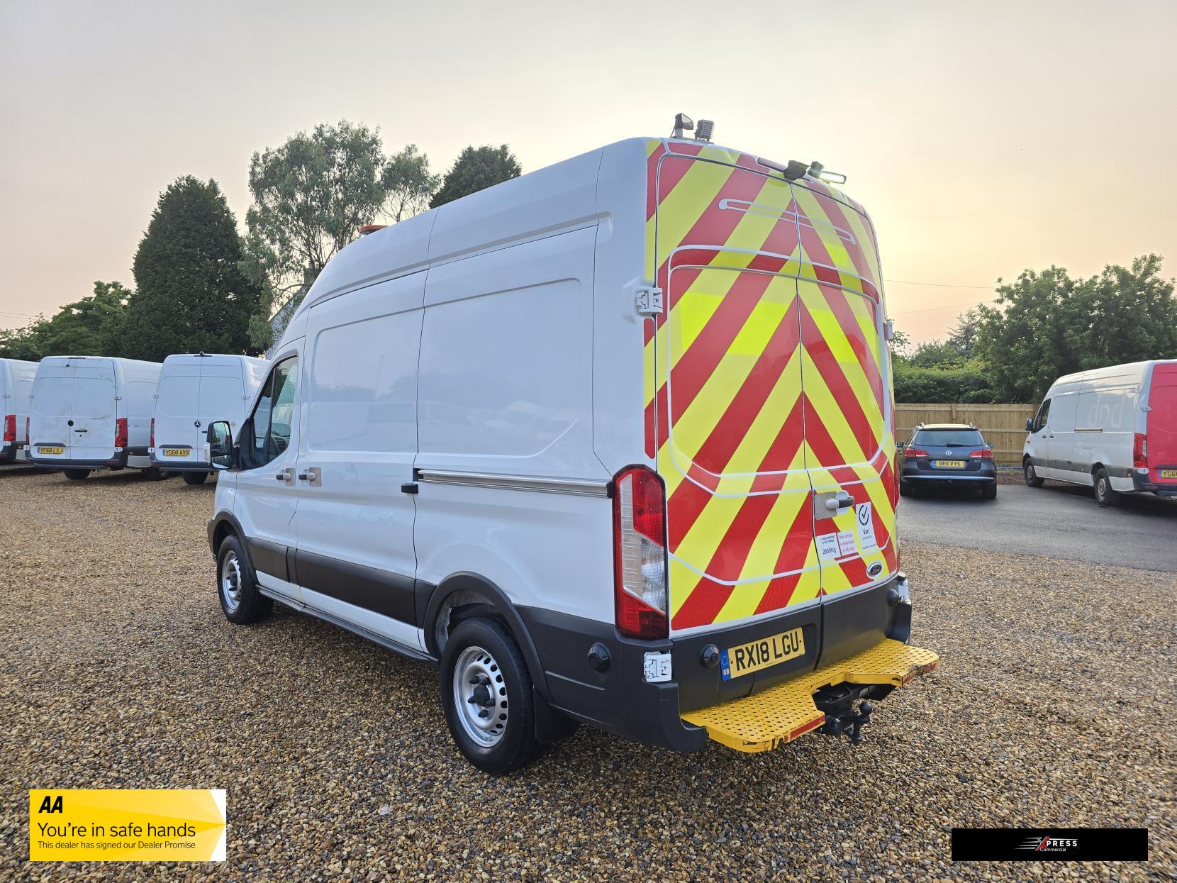 Ford Transit Transit 2.0 350 EcoBlue Panel Van 5dr Diesel Manual RWD L2 H3 Euro 6 (170 ps)