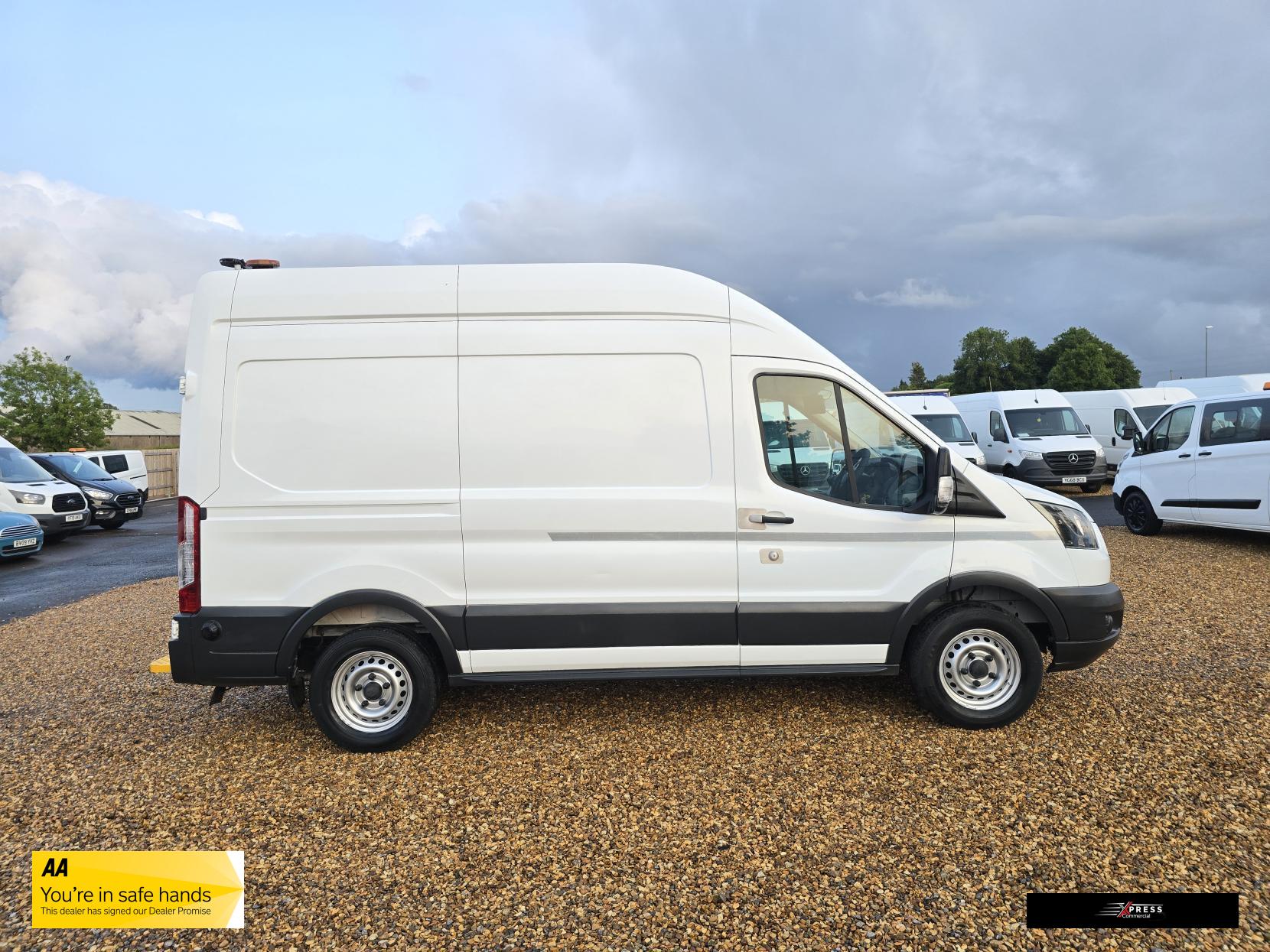 Ford Transit Transit 2.0 350 EcoBlue Panel Van 5dr Diesel Manual RWD L2 H3 Euro 6 (170 ps)