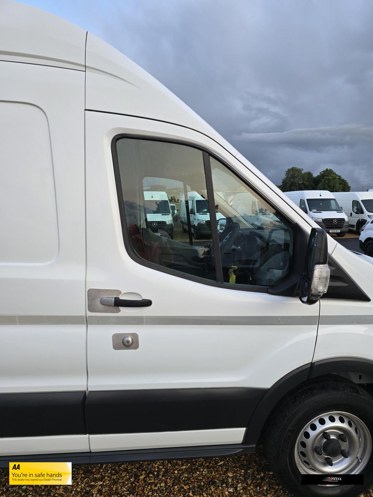 Ford Transit Transit 2.0 350 EcoBlue Panel Van 5dr Diesel Manual RWD L2 H3 Euro 6 (170 ps)