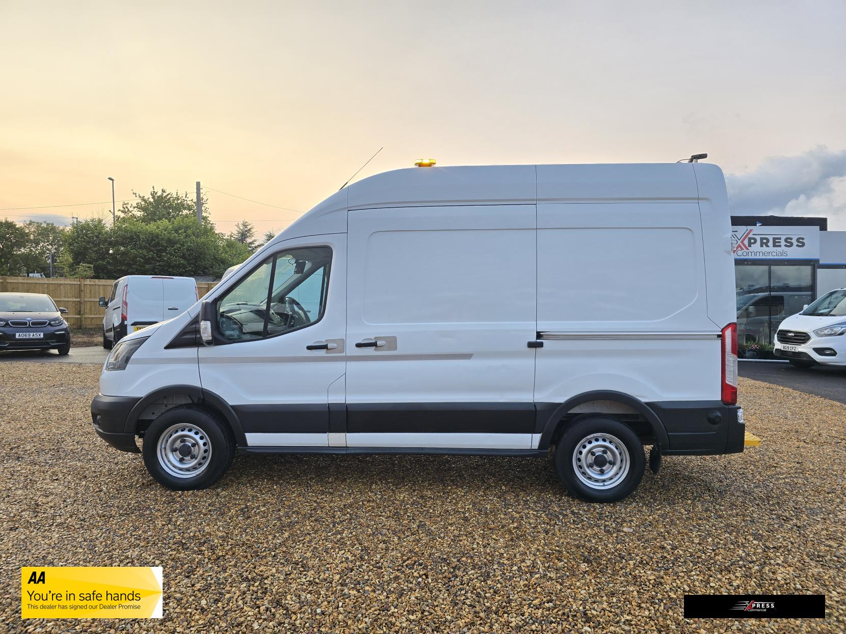 Ford Transit Transit 2.0 350 EcoBlue Panel Van 5dr Diesel Manual RWD L2 H3 Euro 6 (170 ps)