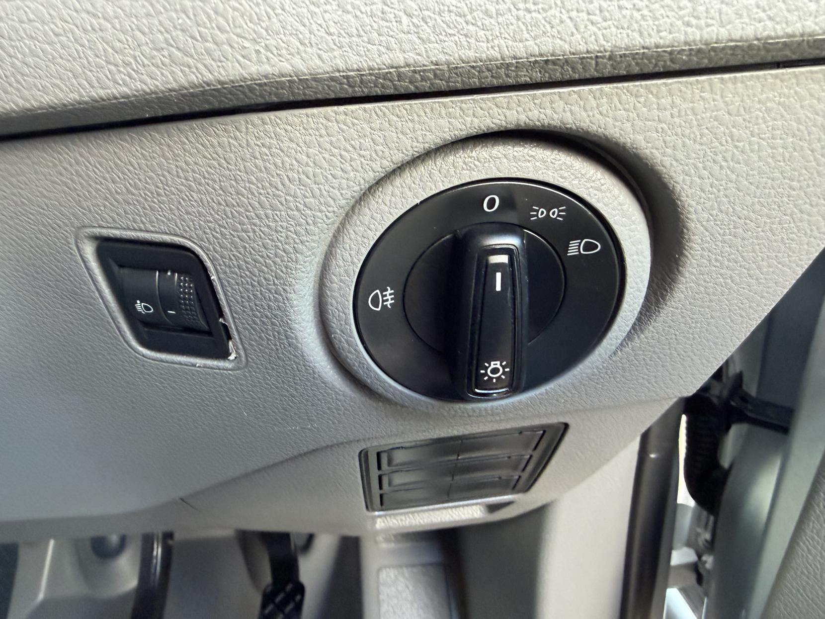 Volkswagen Crafter 2.0 TDI CR35 Trendline Panel Van 5dr Diesel Manual FWD LWB High Roof Euro 6 (s/s) (140 ps)