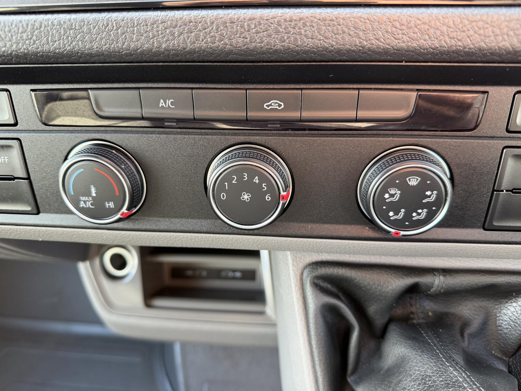 Volkswagen Crafter 2.0 TDI CR35 Trendline Panel Van 5dr Diesel Manual FWD LWB High Roof Euro 6 (s/s) (140 ps)