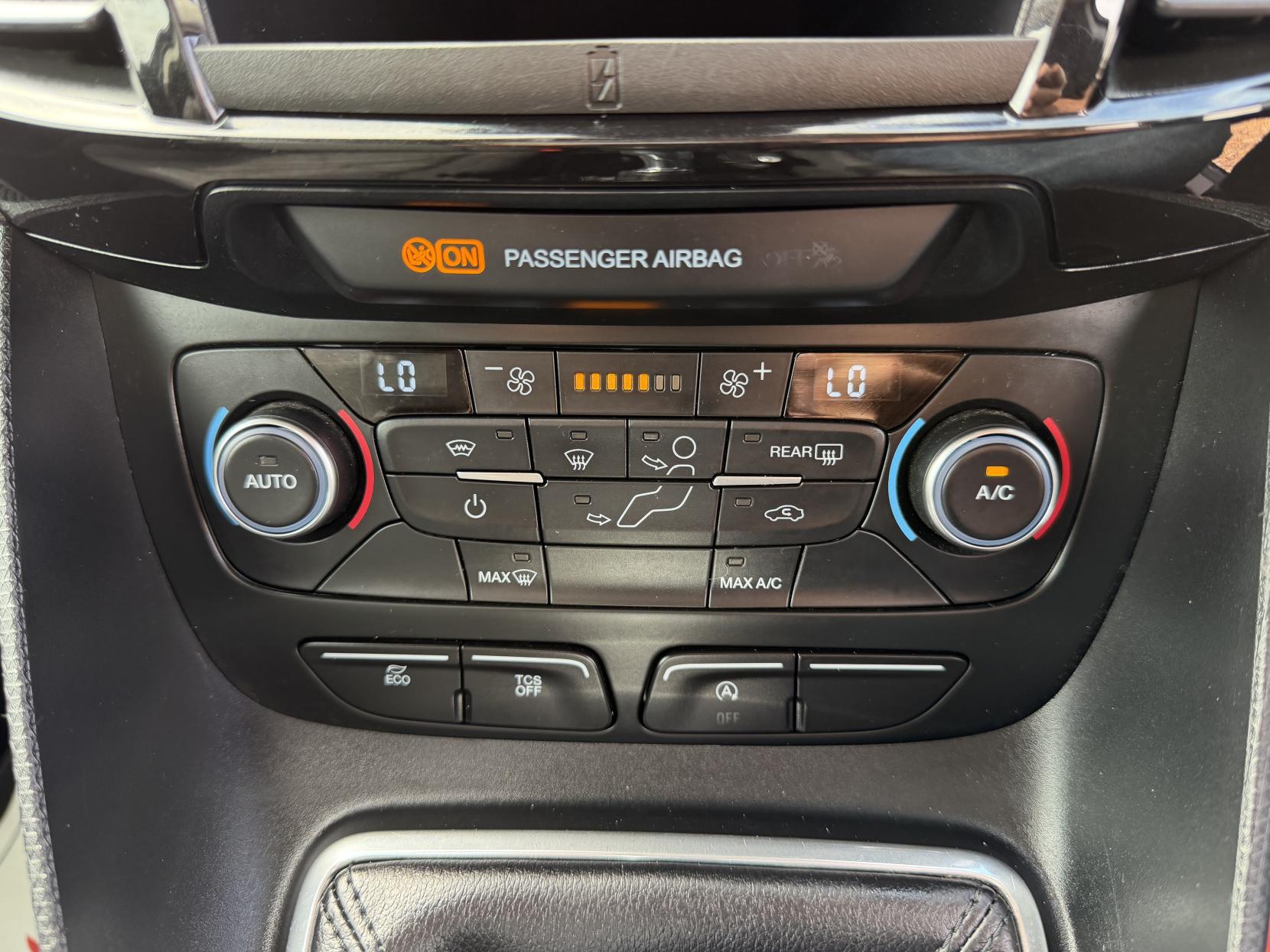 2019 Ford Grand Tourneo Connect 1.5 EcoBlue Titanium MPV 5dr Diesel Manual Euro 6 (s/s) (120 ps) - Thumbnail 22