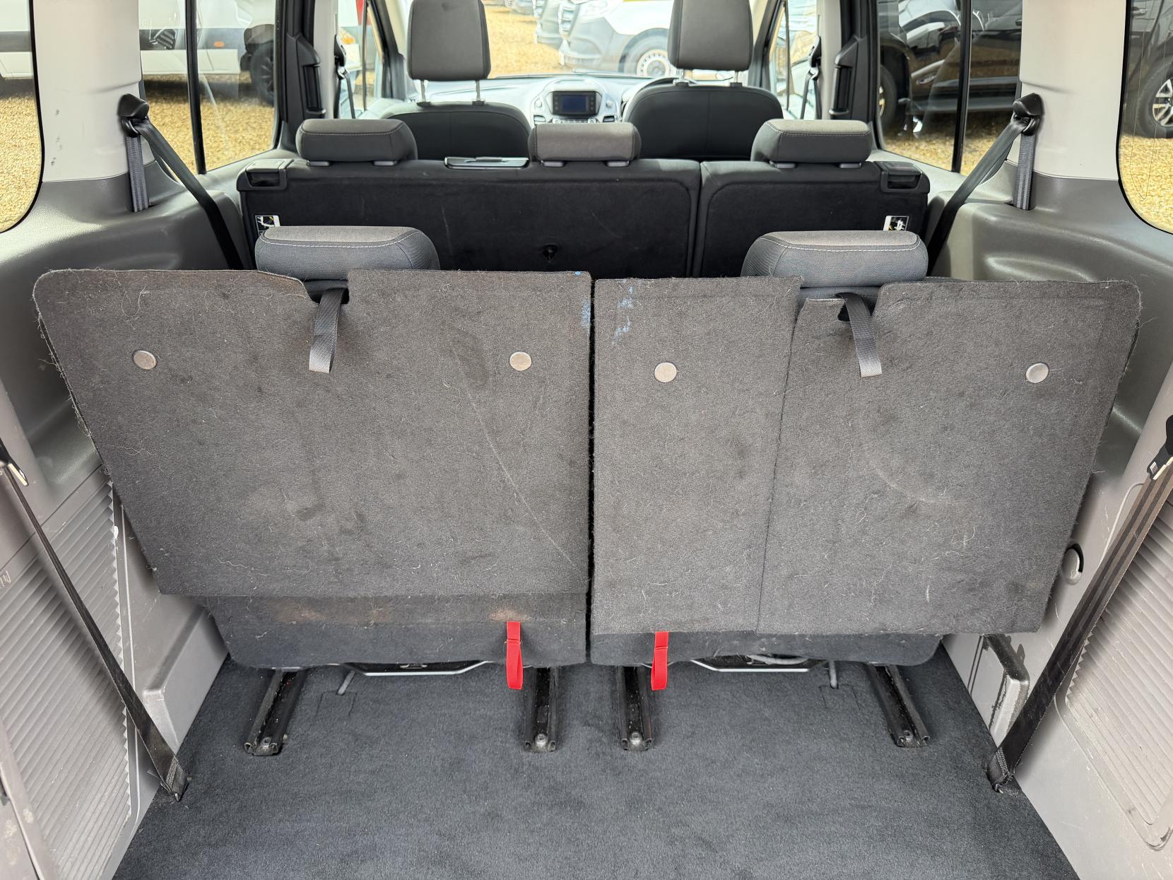 2019 Ford Grand Tourneo Connect 1.5 EcoBlue Titanium MPV 5dr Diesel Manual Euro 6 (s/s) (120 ps) - Thumbnail 32