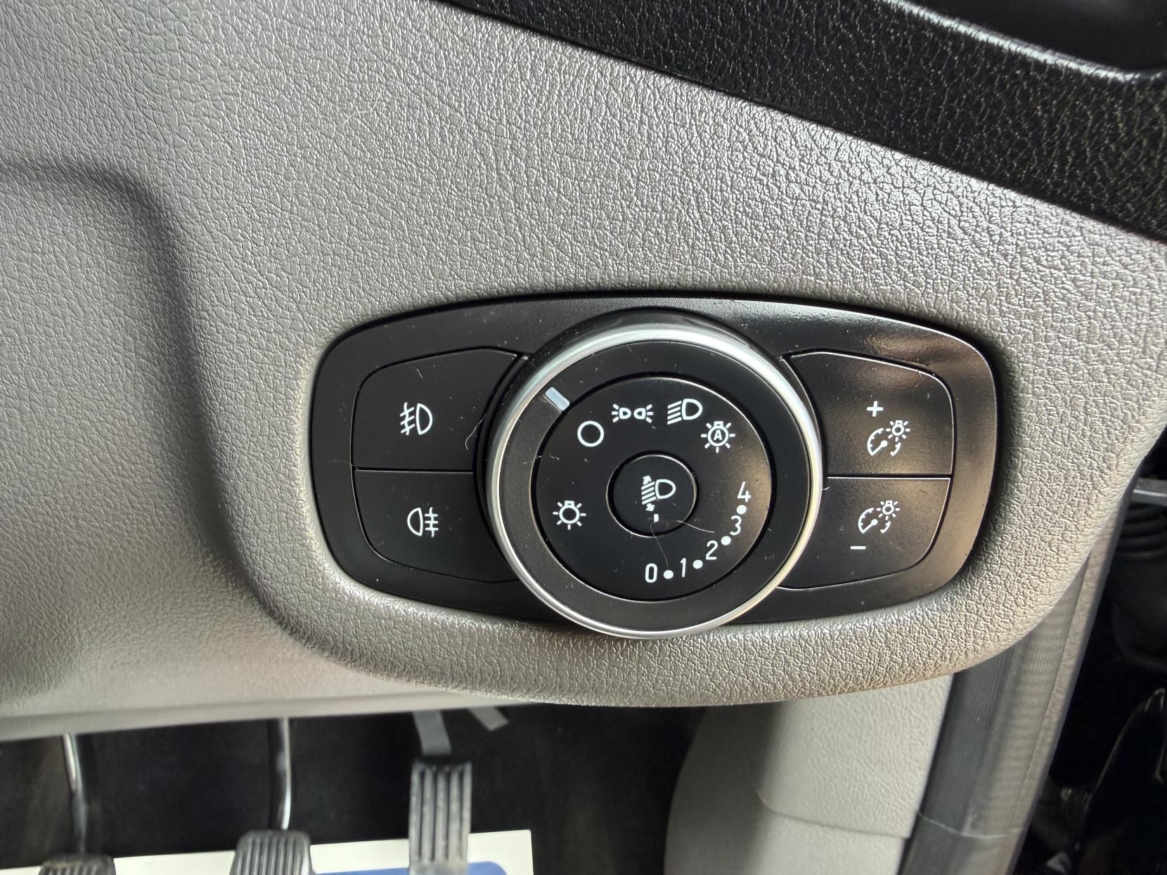 2019 Ford Grand Tourneo Connect 1.5 EcoBlue Titanium MPV 5dr Diesel Manual Euro 6 (s/s) (120 ps) - Thumbnail 25