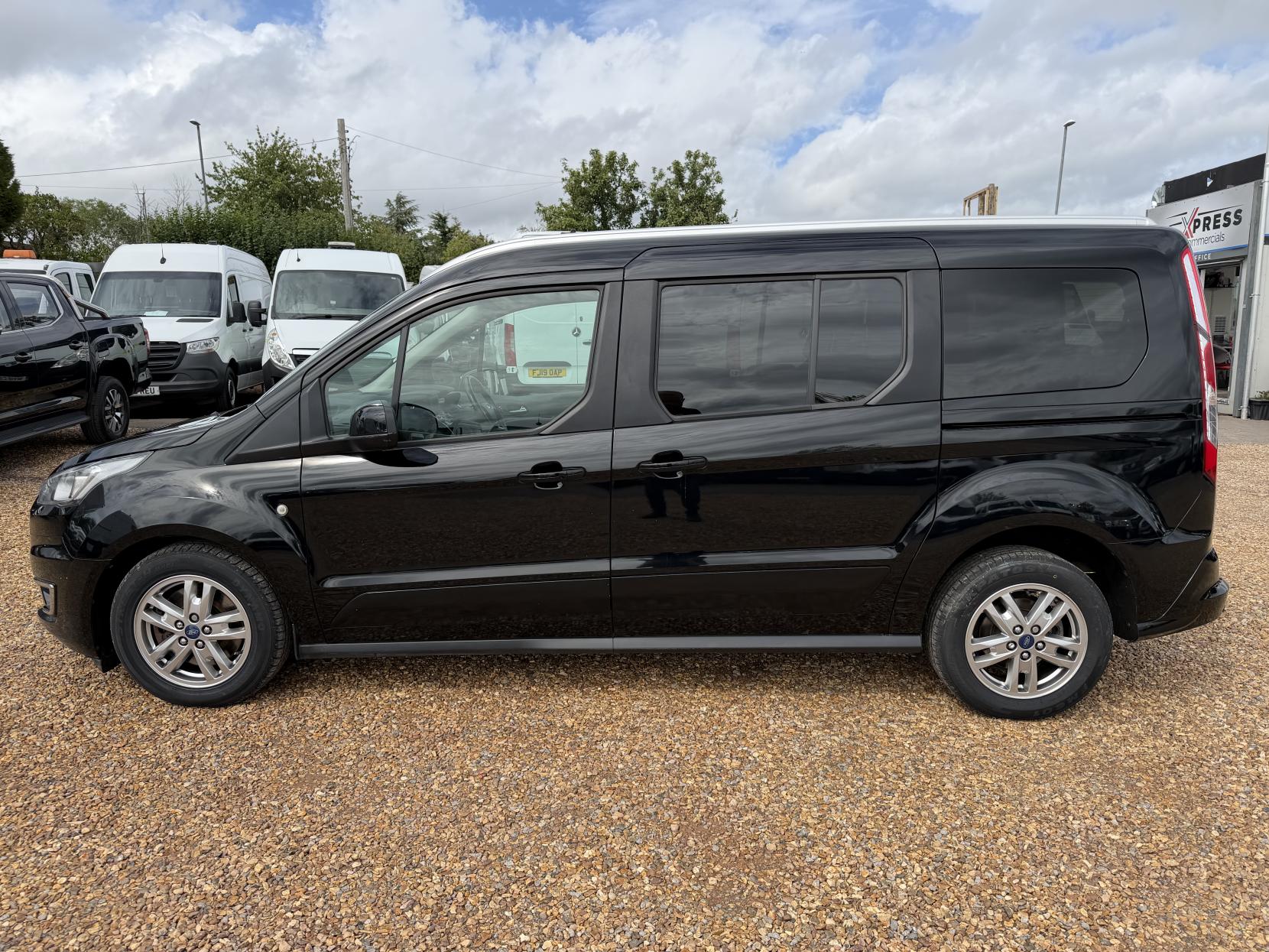 2019 Ford Grand Tourneo Connect 1.5 EcoBlue Titanium MPV 5dr Diesel Manual Euro 6 (s/s) (120 ps) - Thumbnail 6