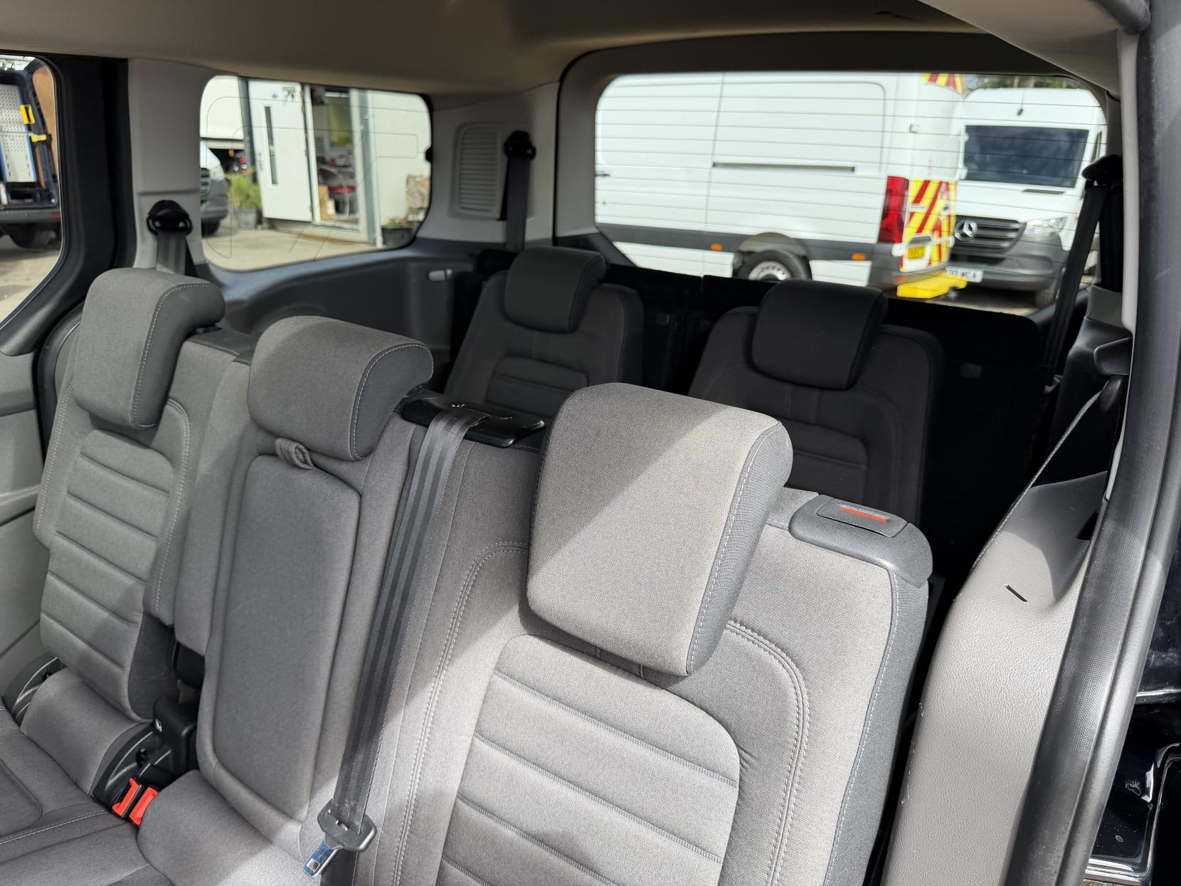 2019 Ford Grand Tourneo Connect 1.5 EcoBlue Titanium MPV 5dr Diesel Manual Euro 6 (s/s) (120 ps) - Thumbnail 40