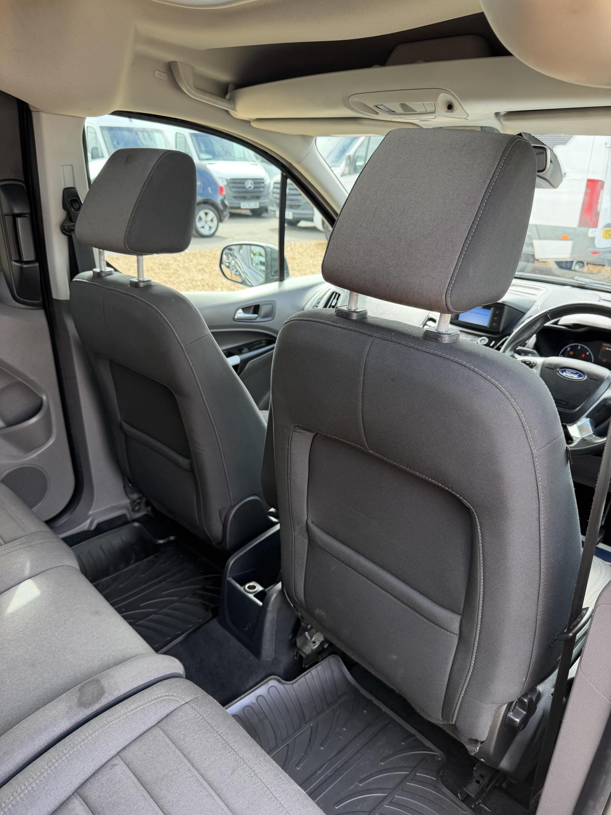 2019 Ford Grand Tourneo Connect 1.5 EcoBlue Titanium MPV 5dr Diesel Manual Euro 6 (s/s) (120 ps) - Thumbnail 42