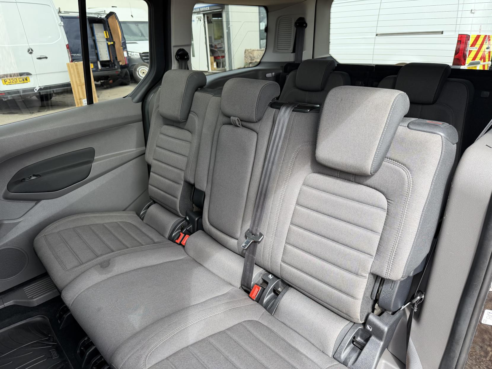 2019 Ford Grand Tourneo Connect 1.5 EcoBlue Titanium MPV 5dr Diesel Manual Euro 6 (s/s) (120 ps) - Thumbnail 34