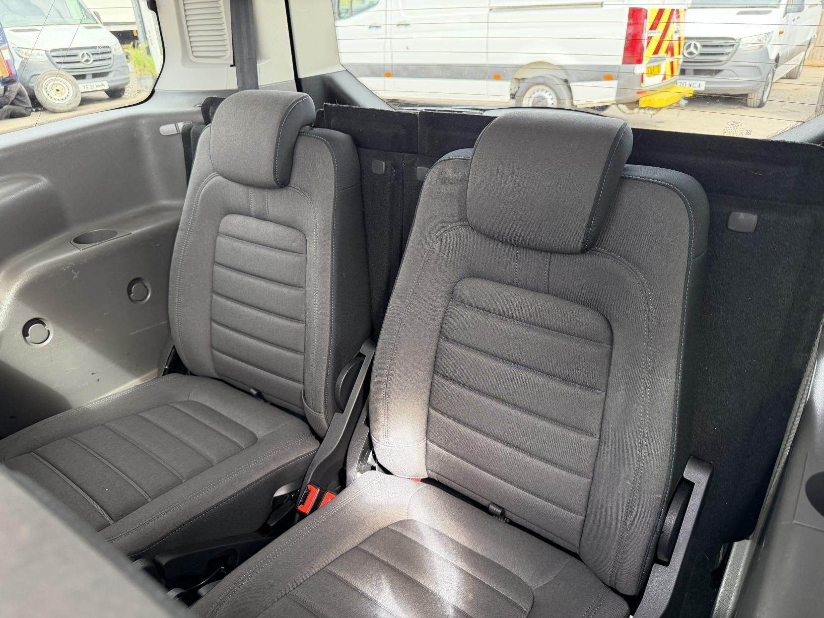 2019 Ford Grand Tourneo Connect 1.5 EcoBlue Titanium MPV 5dr Diesel Manual Euro 6 (s/s) (120 ps) - Thumbnail 35