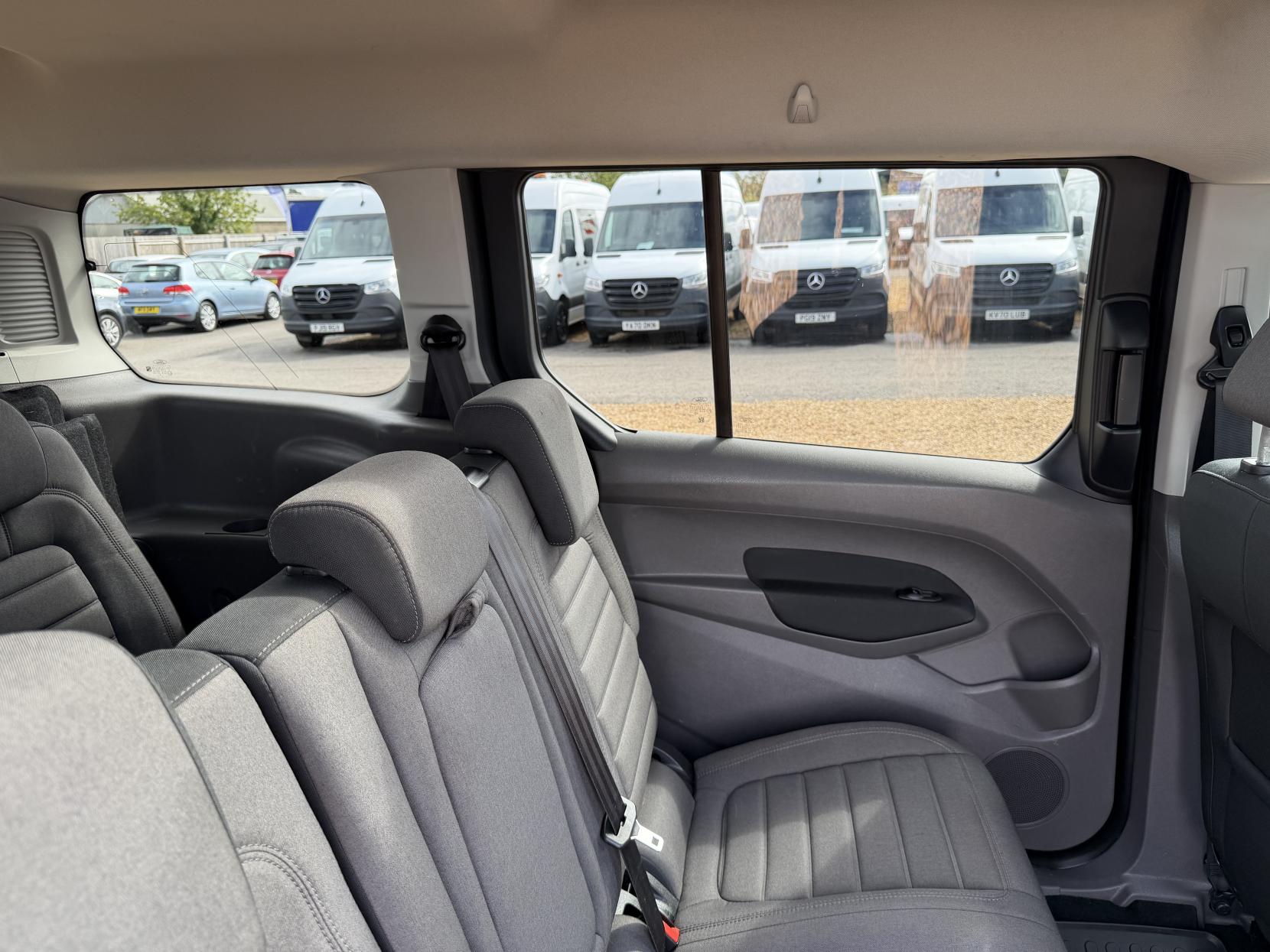 2019 Ford Grand Tourneo Connect 1.5 EcoBlue Titanium MPV 5dr Diesel Manual Euro 6 (s/s) (120 ps) - Thumbnail 39