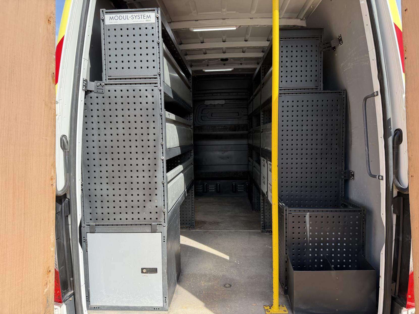 2021 Mercedes-Benz Sprinter 2.1 316 CDI Progressive Panel Van 5dr Diesel Manual RWD L2 H2 Euro 6 (s/s) (163 ps) - Thumbnail 43