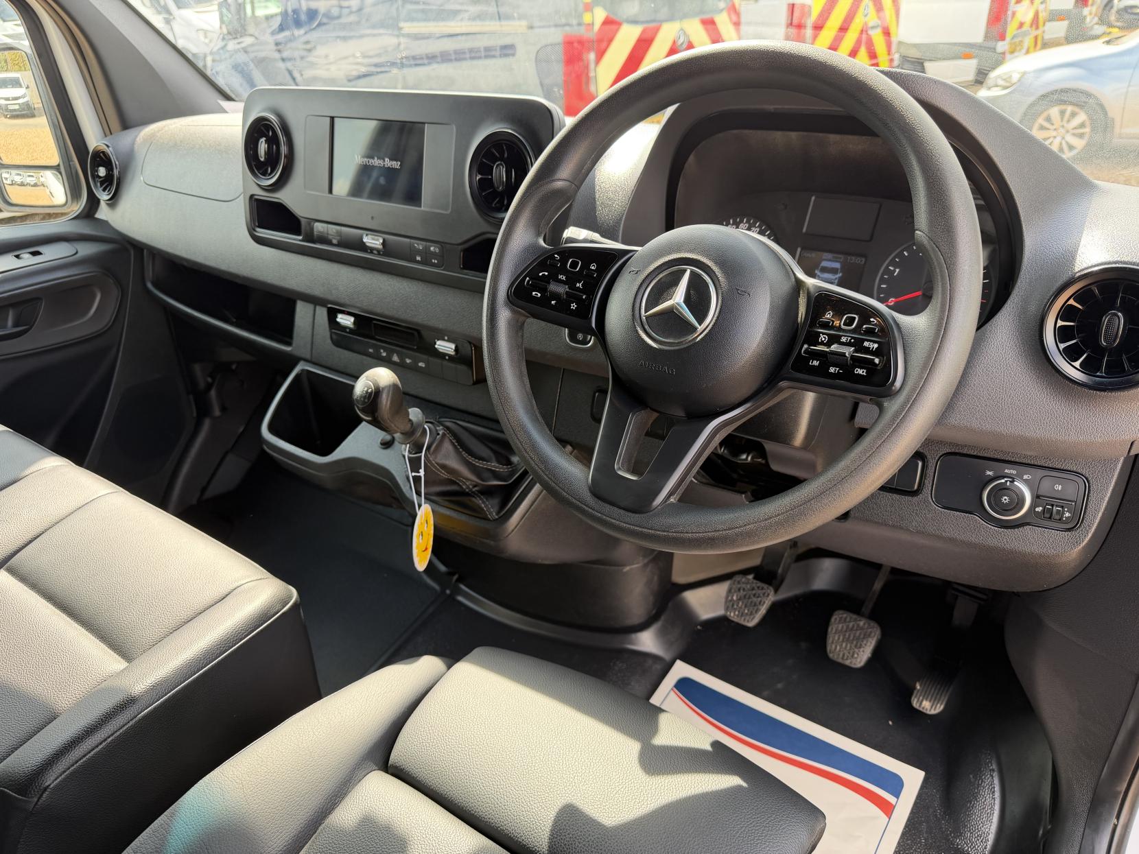 2021 Mercedes-Benz Sprinter 2.1 316 CDI Progressive Panel Van 5dr Diesel Manual RWD L2 H2 Euro 6 (s/s) (163 ps) - Thumbnail 2