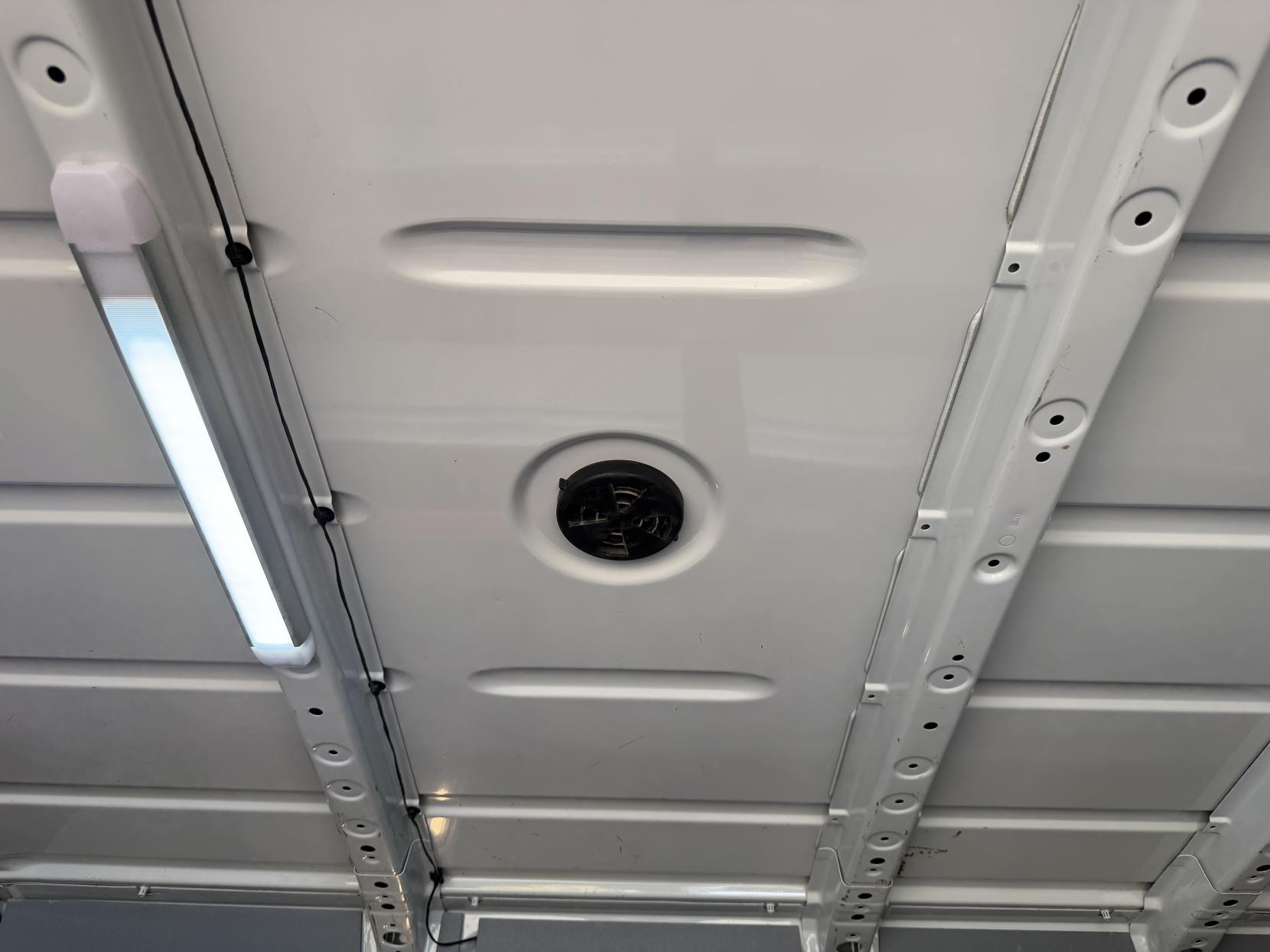 2021 Mercedes-Benz Sprinter 2.1 316 CDI Progressive Panel Van 5dr Diesel Manual RWD L2 H2 Euro 6 (s/s) (163 ps) - Thumbnail 42