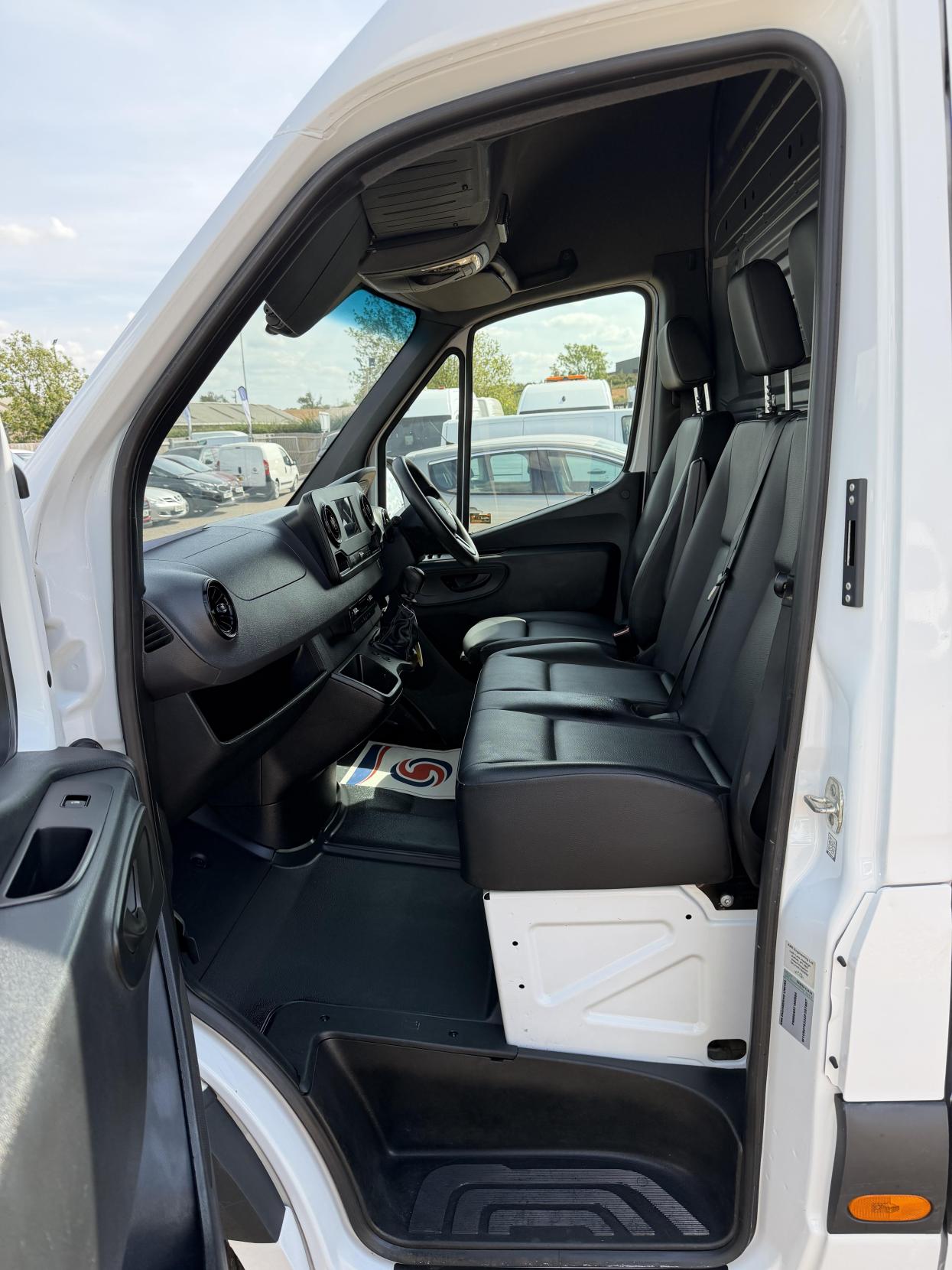 2021 Mercedes-Benz Sprinter 2.1 316 CDI Progressive Panel Van 5dr Diesel Manual RWD L2 H2 Euro 6 (s/s) (163 ps) - Thumbnail 14