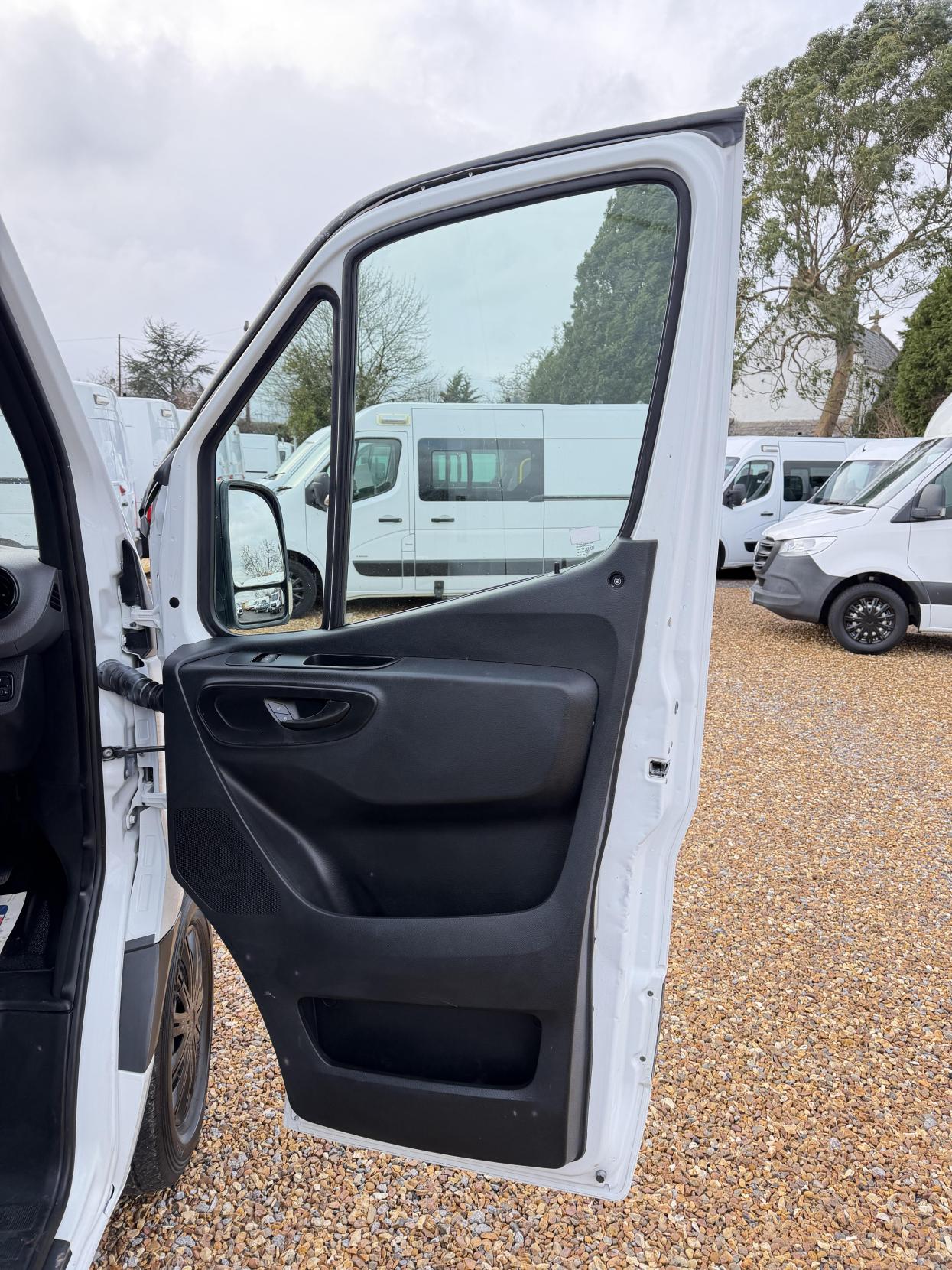 Mercedes-Benz Sprinter 2.1 316 CDI Panel Van 5dr Diesel Manual RWD L2 H2 Euro 6 (163 ps)