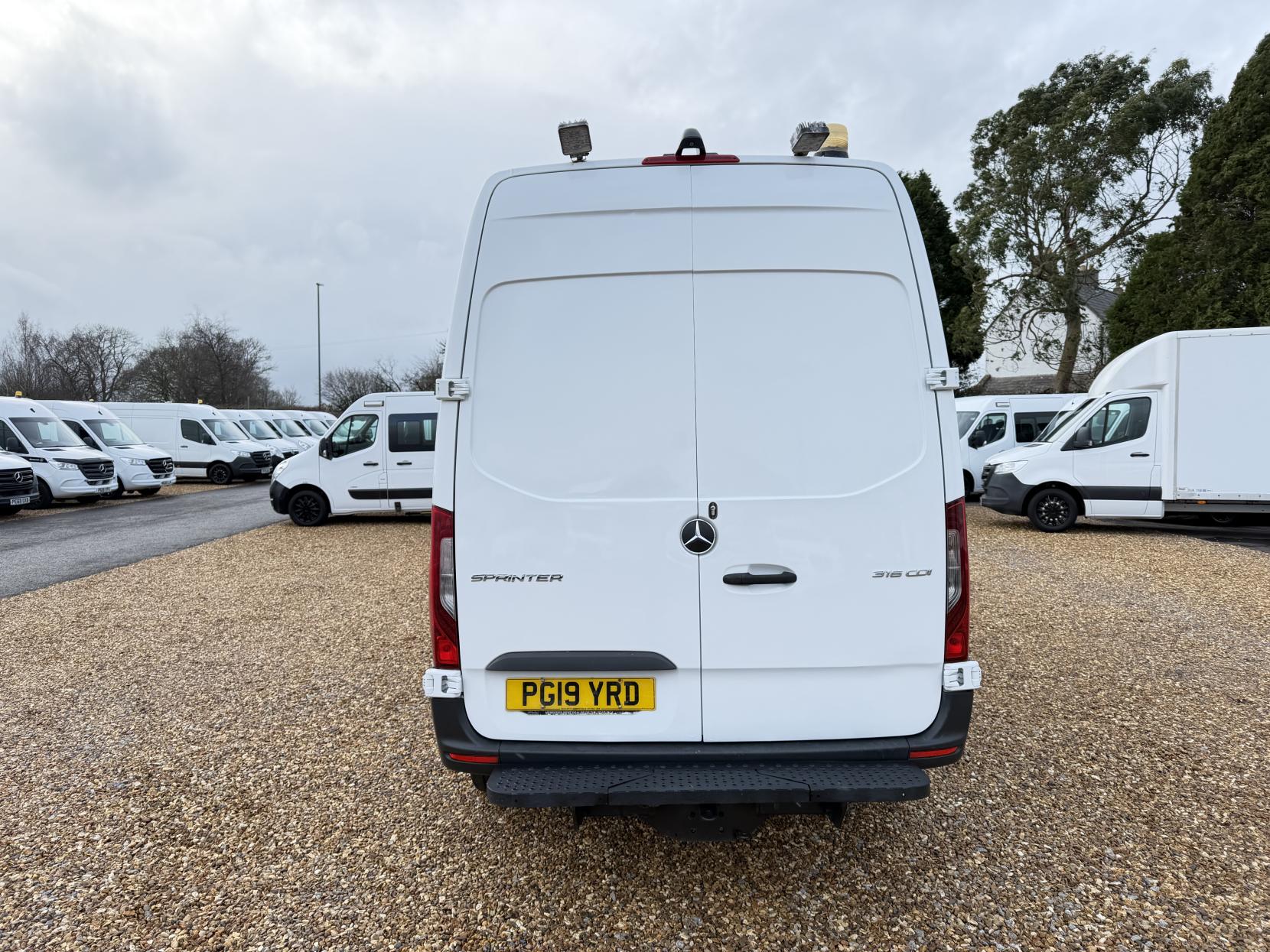 Mercedes-Benz Sprinter 2.1 316 CDI Panel Van 5dr Diesel Manual RWD L2 H2 Euro 6 (163 ps)