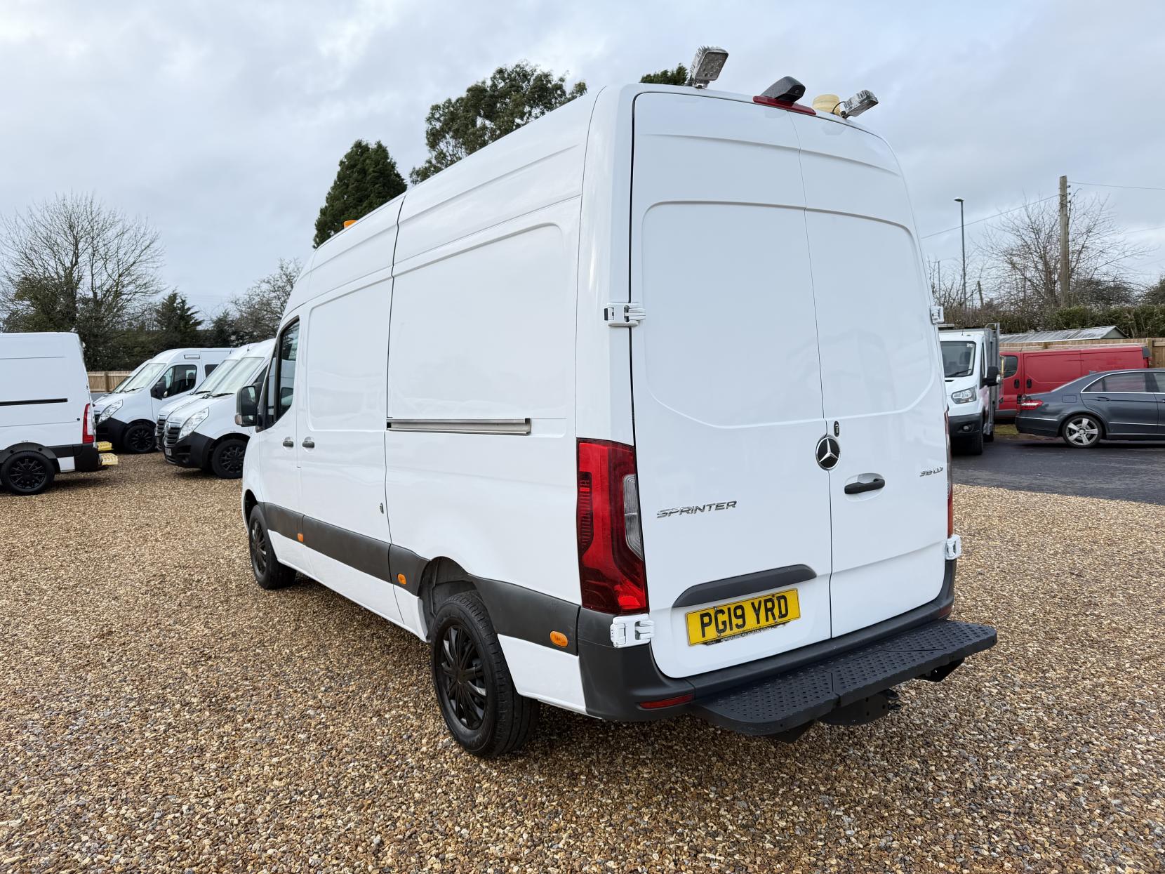 Mercedes-Benz Sprinter 2.1 316 CDI Panel Van 5dr Diesel Manual RWD L2 H2 Euro 6 (163 ps)