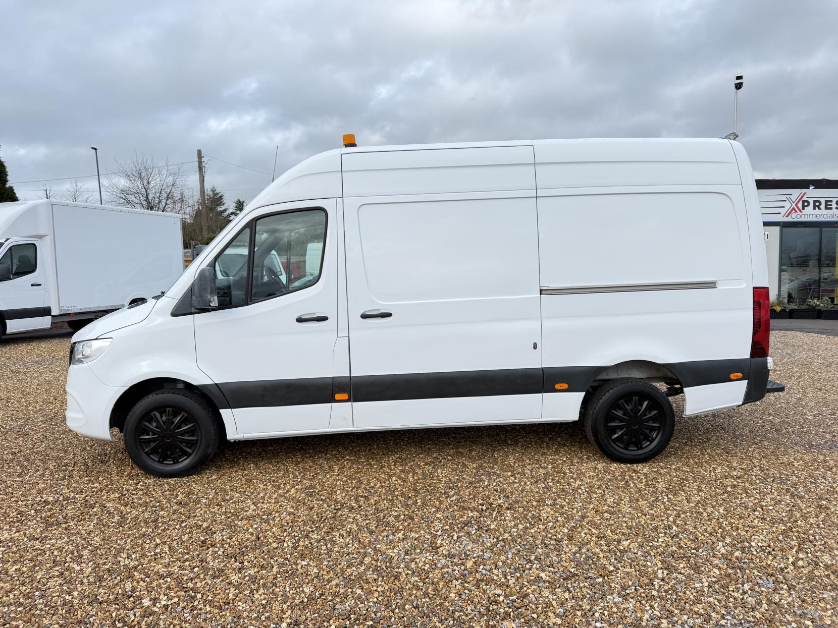 Mercedes-Benz Sprinter 2.1 316 CDI Panel Van 5dr Diesel Manual RWD L2 H2 Euro 6 (163 ps)