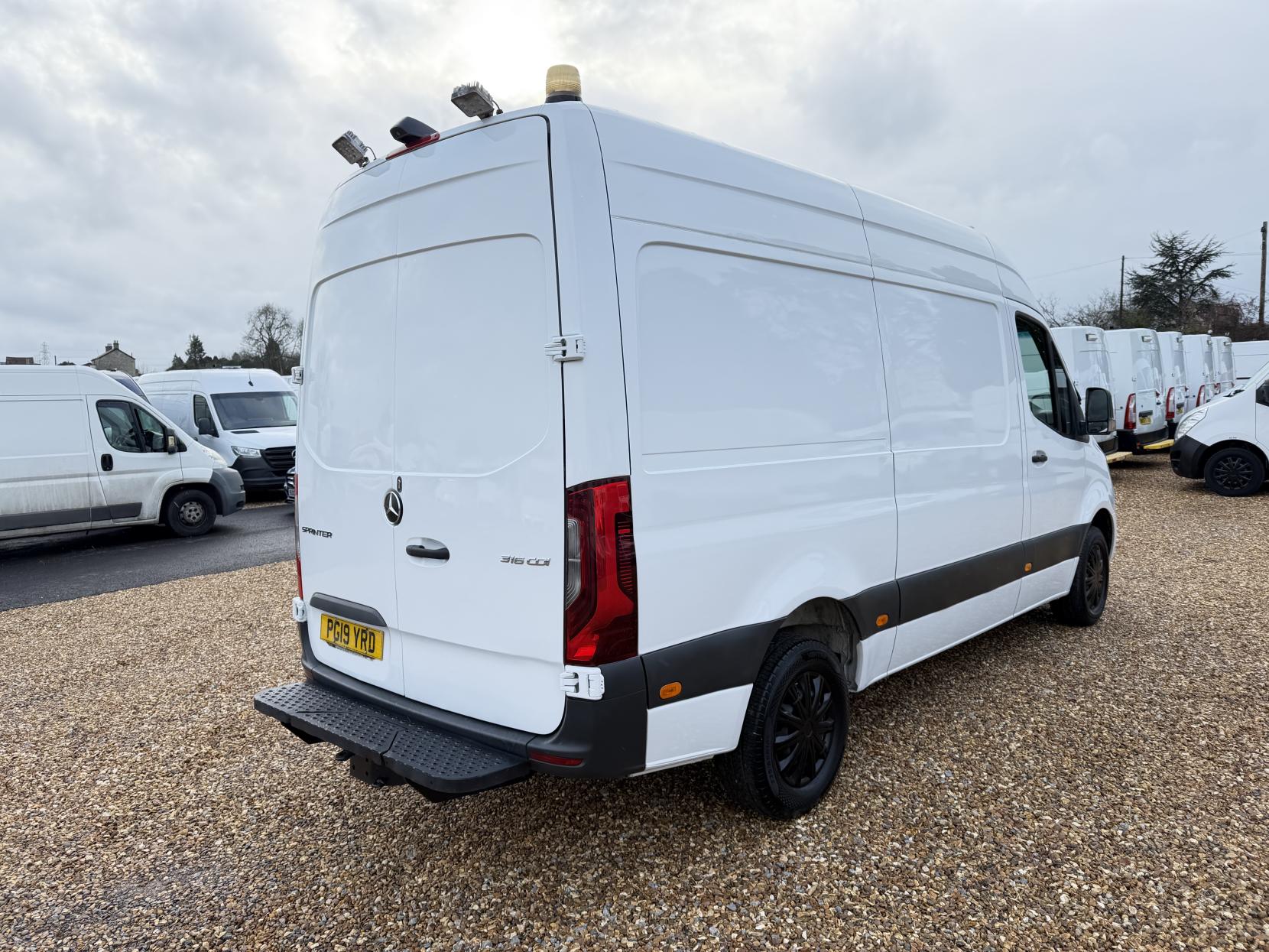 Mercedes-Benz Sprinter 2.1 316 CDI Panel Van 5dr Diesel Manual RWD L2 H2 Euro 6 (163 ps)