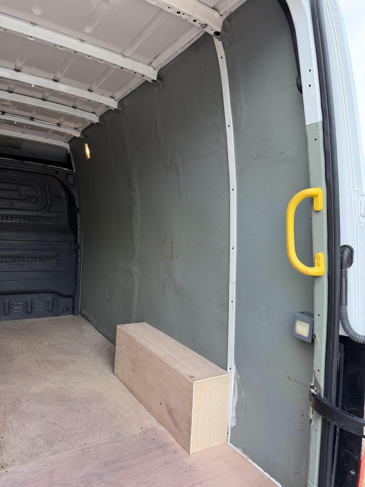 Mercedes-Benz Sprinter 2.1 316 CDI Panel Van 5dr Diesel Manual RWD L2 H2 Euro 6 (163 ps)