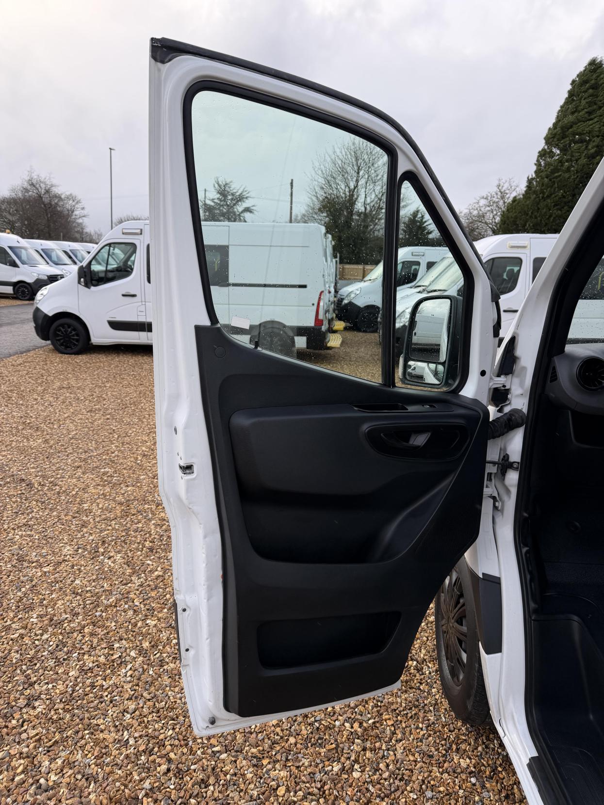 Mercedes-Benz Sprinter 2.1 316 CDI Panel Van 5dr Diesel Manual RWD L2 H2 Euro 6 (163 ps)