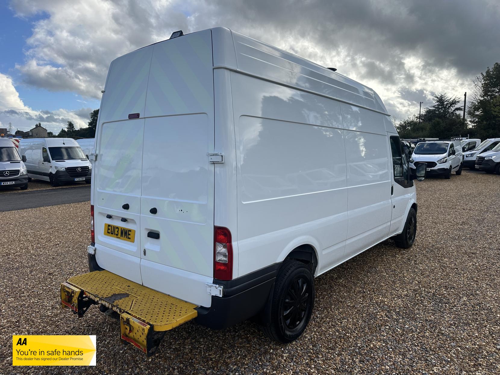 Ford Transit 2.2 TDCi 350 Panel Van 3dr Diesel Manual RWD L3 H3 (224 g/km, 98 bhp)