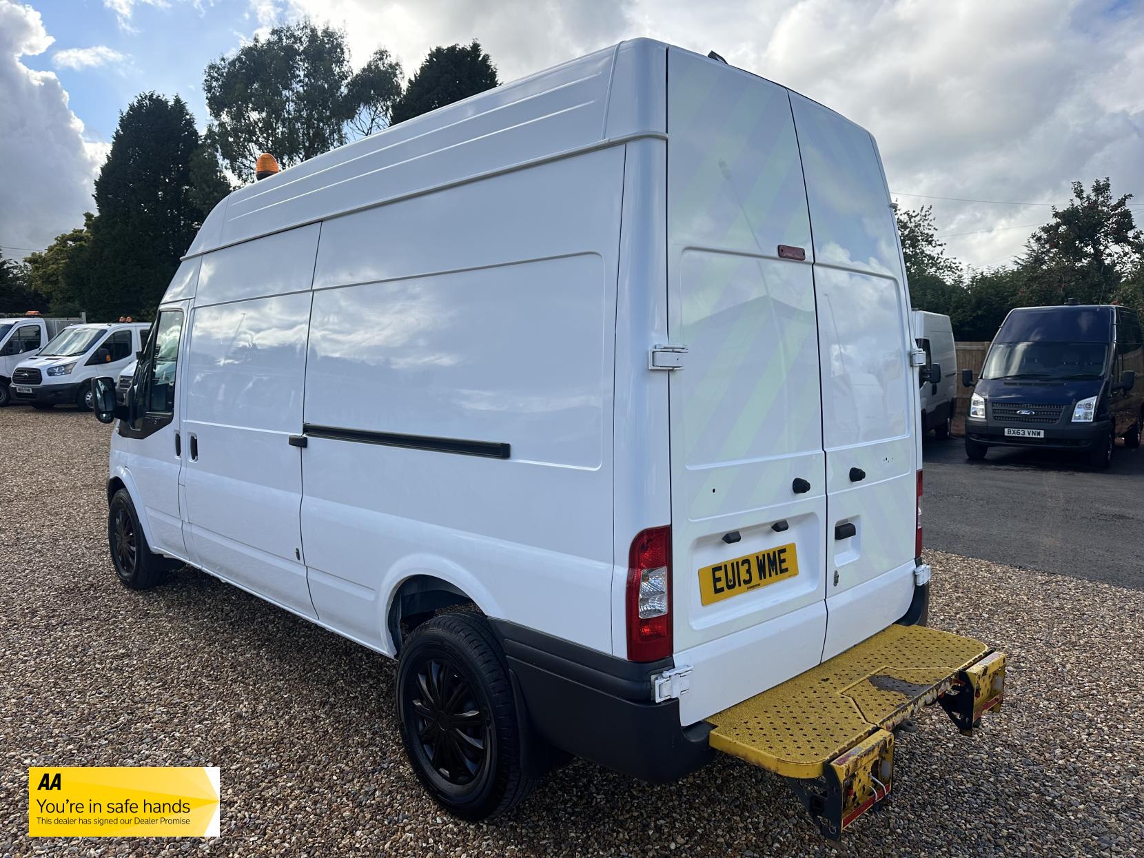 Ford Transit 2.2 TDCi 350 Panel Van 3dr Diesel Manual RWD L3 H3 (224 g/km, 98 bhp)
