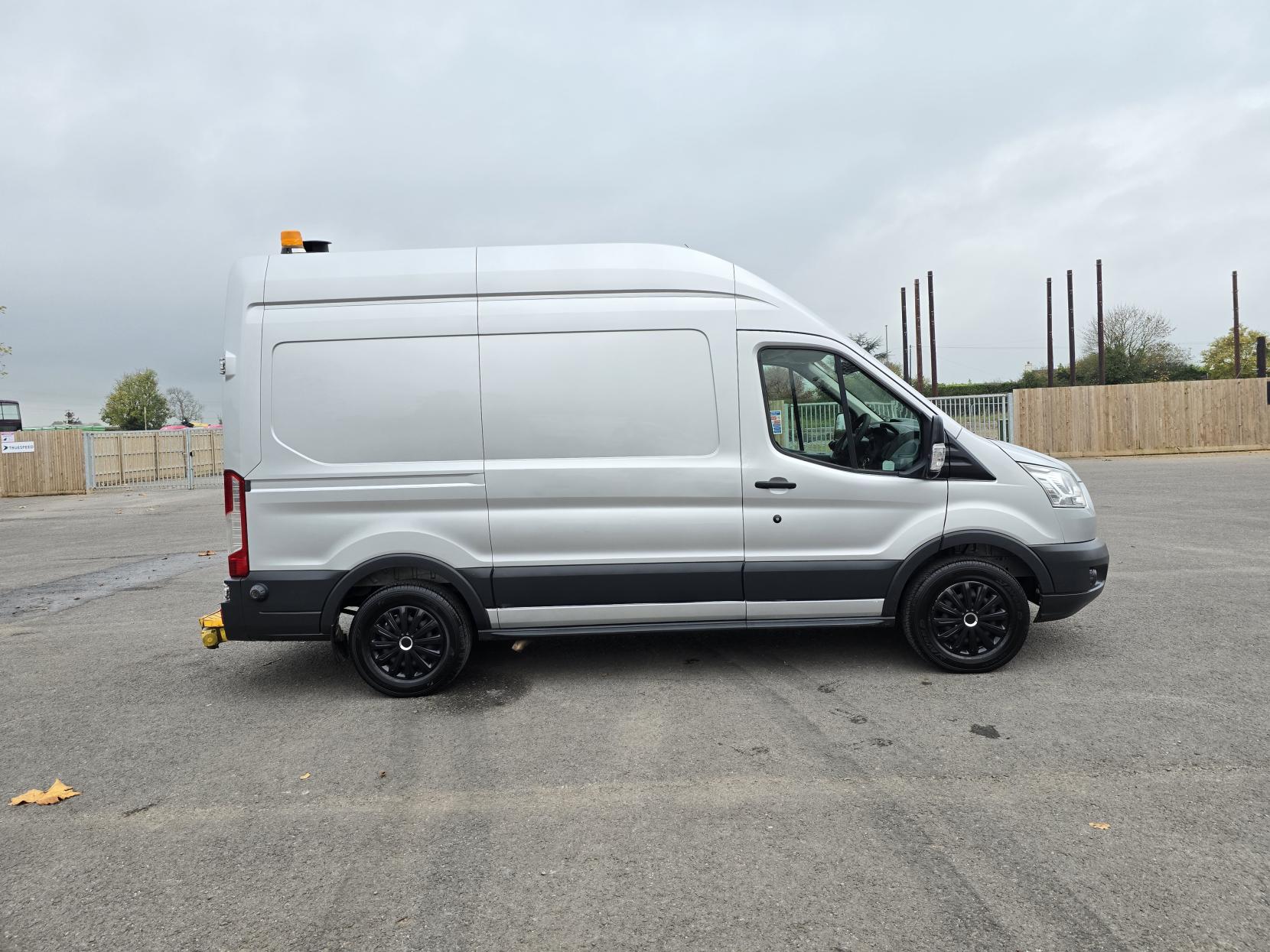 Ford Transit 2.2 TDCi 350 Panel Van 5dr Diesel Manual RWD L2 H3 Euro 5 (155 ps)