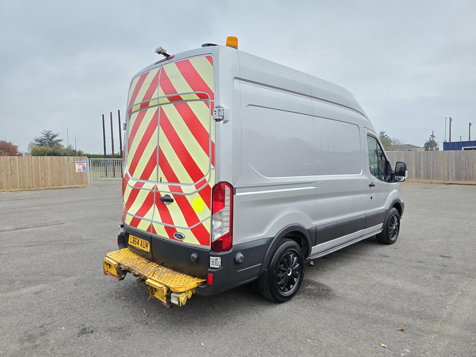 Ford Transit 2.2 TDCi 350 Panel Van 5dr Diesel Manual RWD L2 H3 Euro 5 (155 ps)