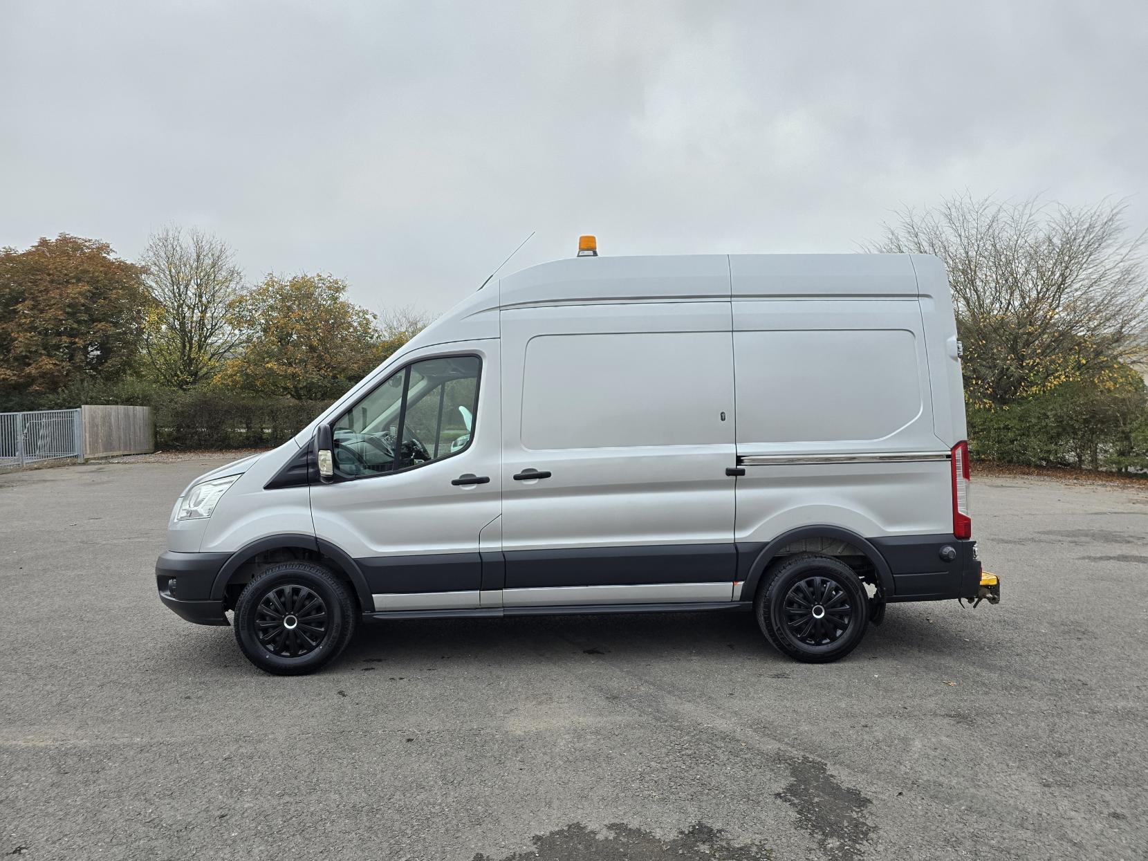 Ford Transit 2.2 TDCi 350 Panel Van 5dr Diesel Manual RWD L2 H3 Euro 5 (155 ps)