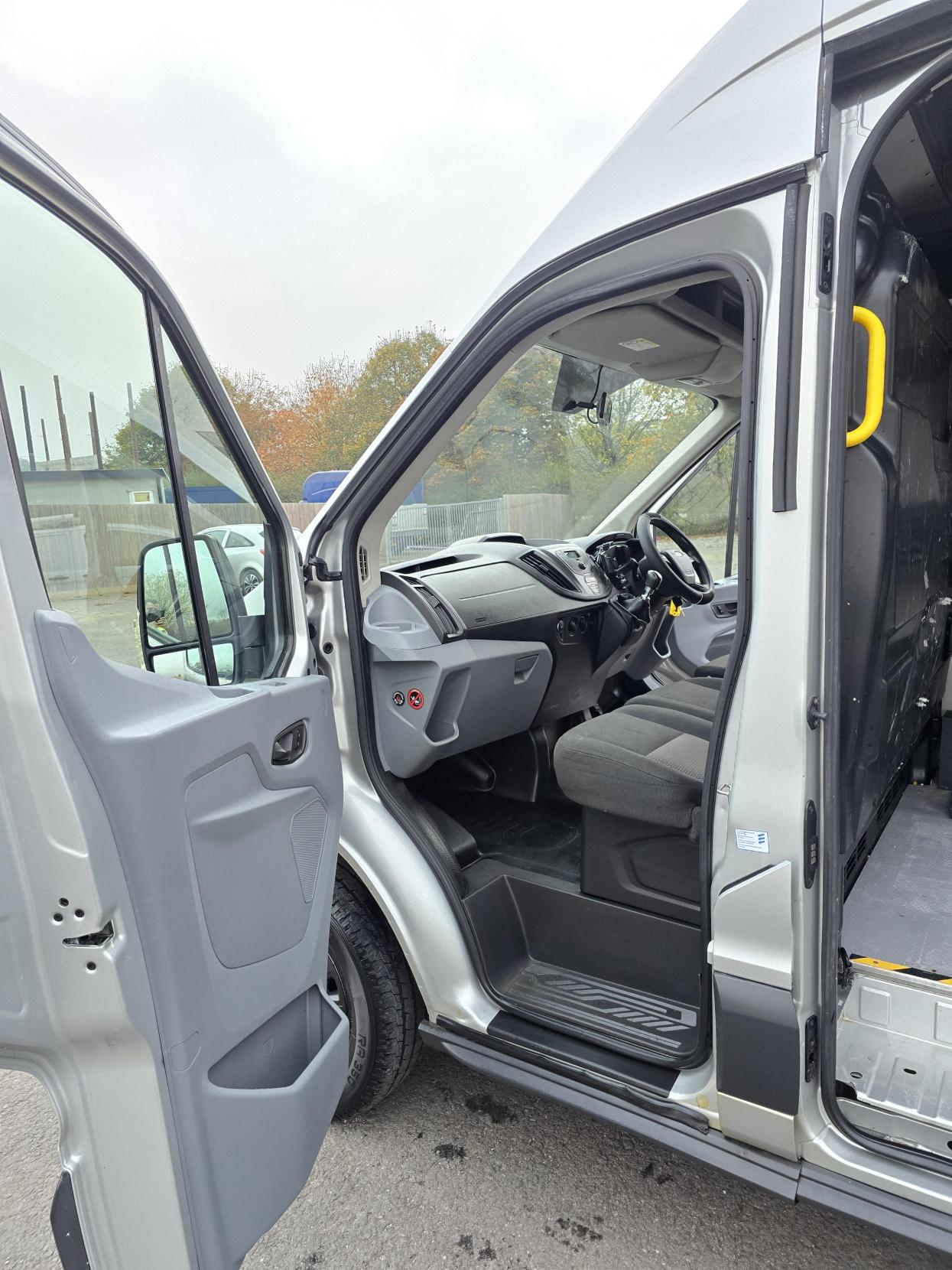 Ford Transit 2.2 TDCi 350 Panel Van 5dr Diesel Manual RWD L2 H3 Euro 5 (155 ps)