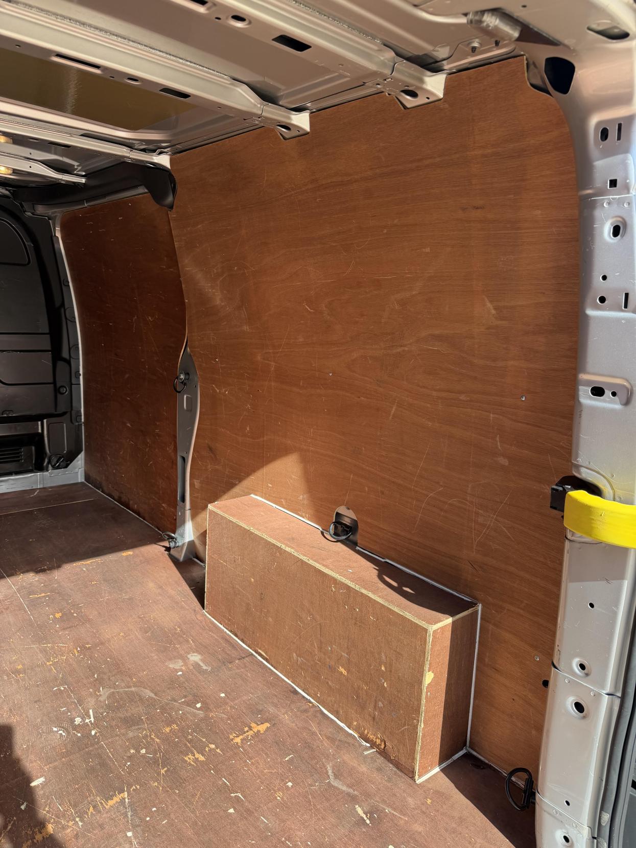 2016 Ford Transit Custom 2.0 TDCi 290 Panel Van 5dr Diesel Manual L2 H1 (167 g/km, 104 bhp) - Thumbnail 17