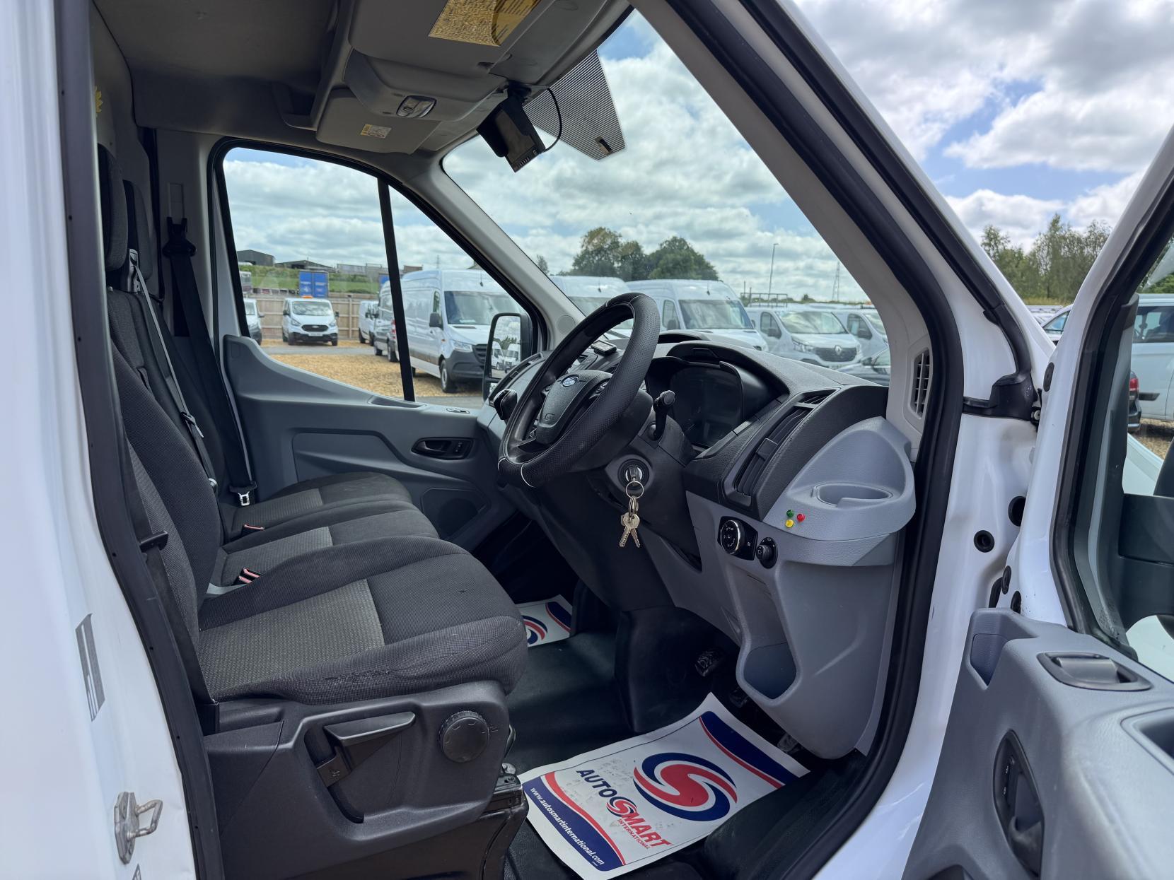 Ford Transit 2.2 TDCi 350 Panel Van 5dr Diesel Manual RWD L3 H3 Euro 5 (125 ps)