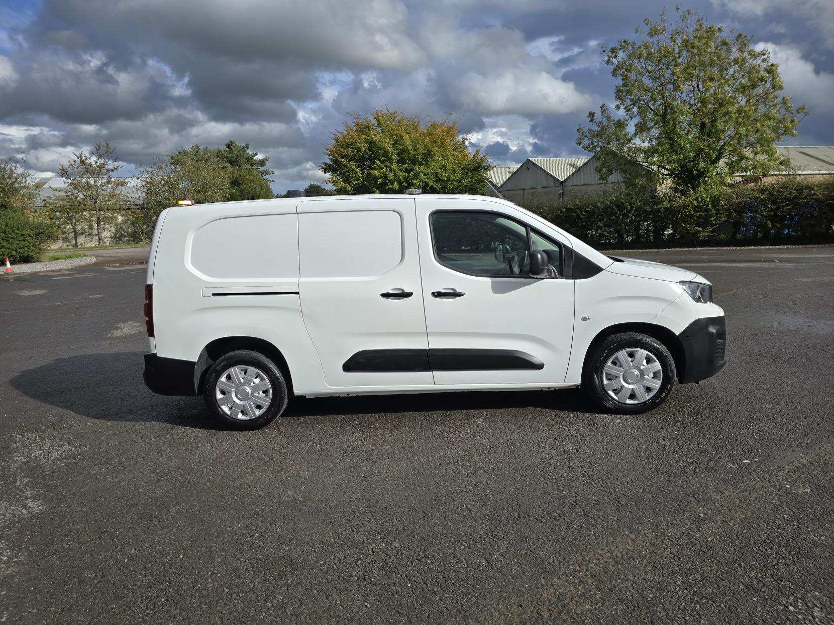 Peugeot Partner 1.5 BlueHDi 950 S Long Panel Van 6dr Diesel Manual LWB Euro 6 (s/s) (100 bhp)