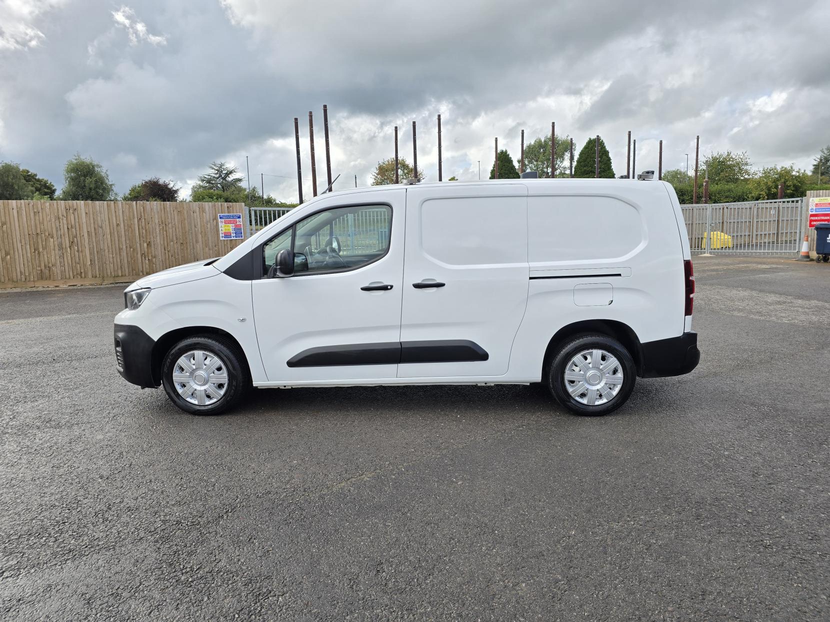 Peugeot Partner 1.5 BlueHDi 950 S Long Panel Van 6dr Diesel Manual LWB Euro 6 (s/s) (100 bhp)