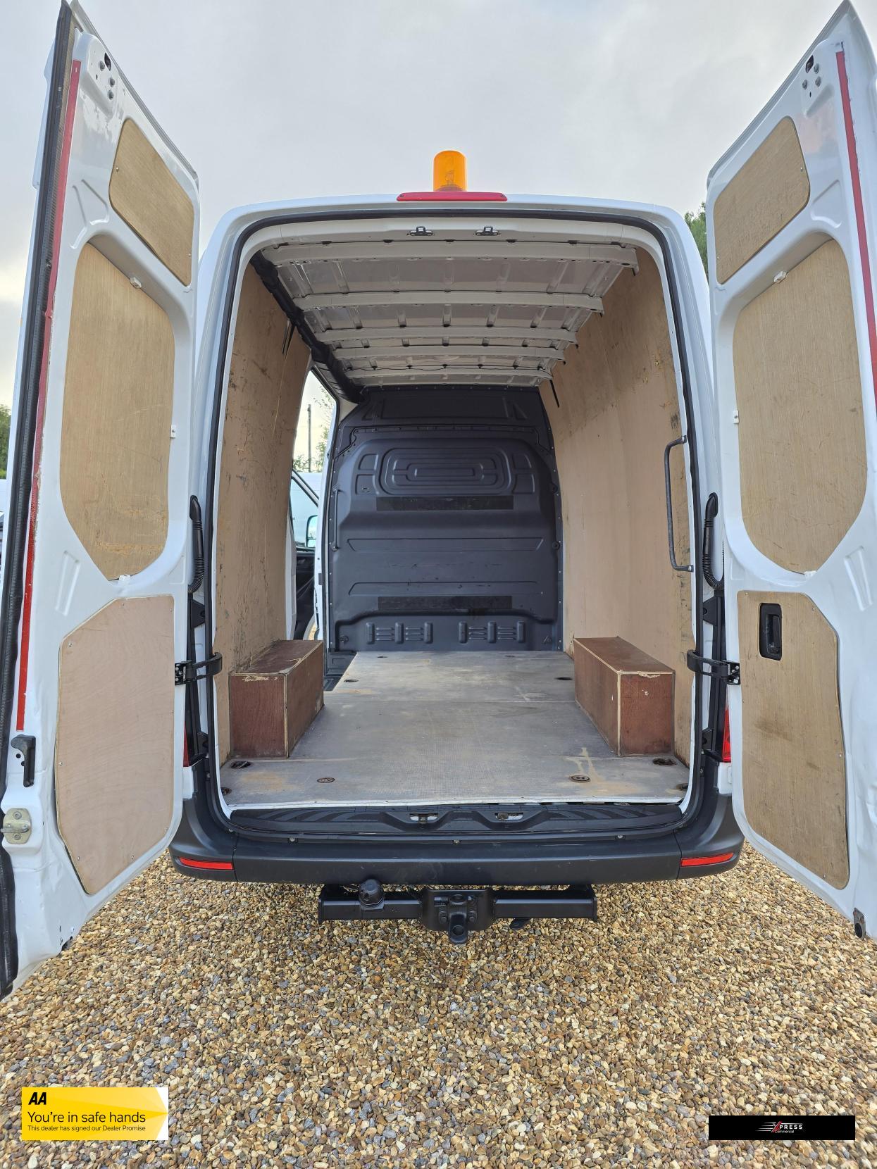 Mercedes-Benz Sprinter Sprinter 2.1 316 CDI Panel Van 5dr Diesel Manual RWD L2 H2 Euro 6 (163 ps)